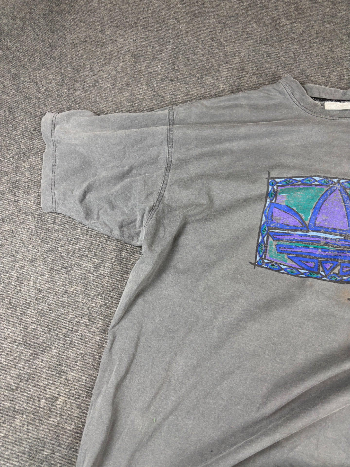 Vintage 90s Adidas T-Shirt Size XL Grey Retro Front Graphic Flower Logo Oversized