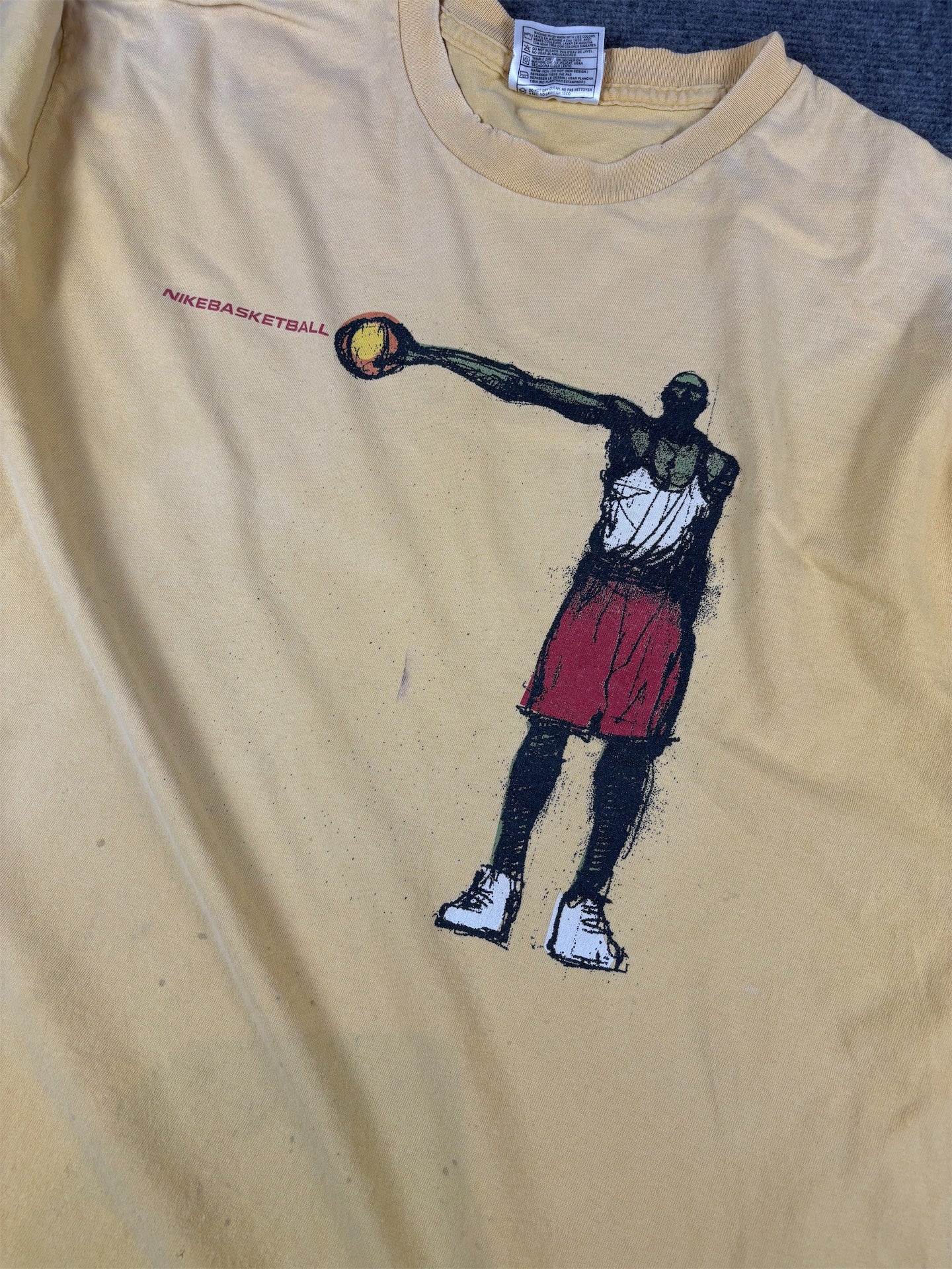 Vintage 90s Nike Basketball T-Shirt Mens L Yellow Jordan Sketch Graphic
