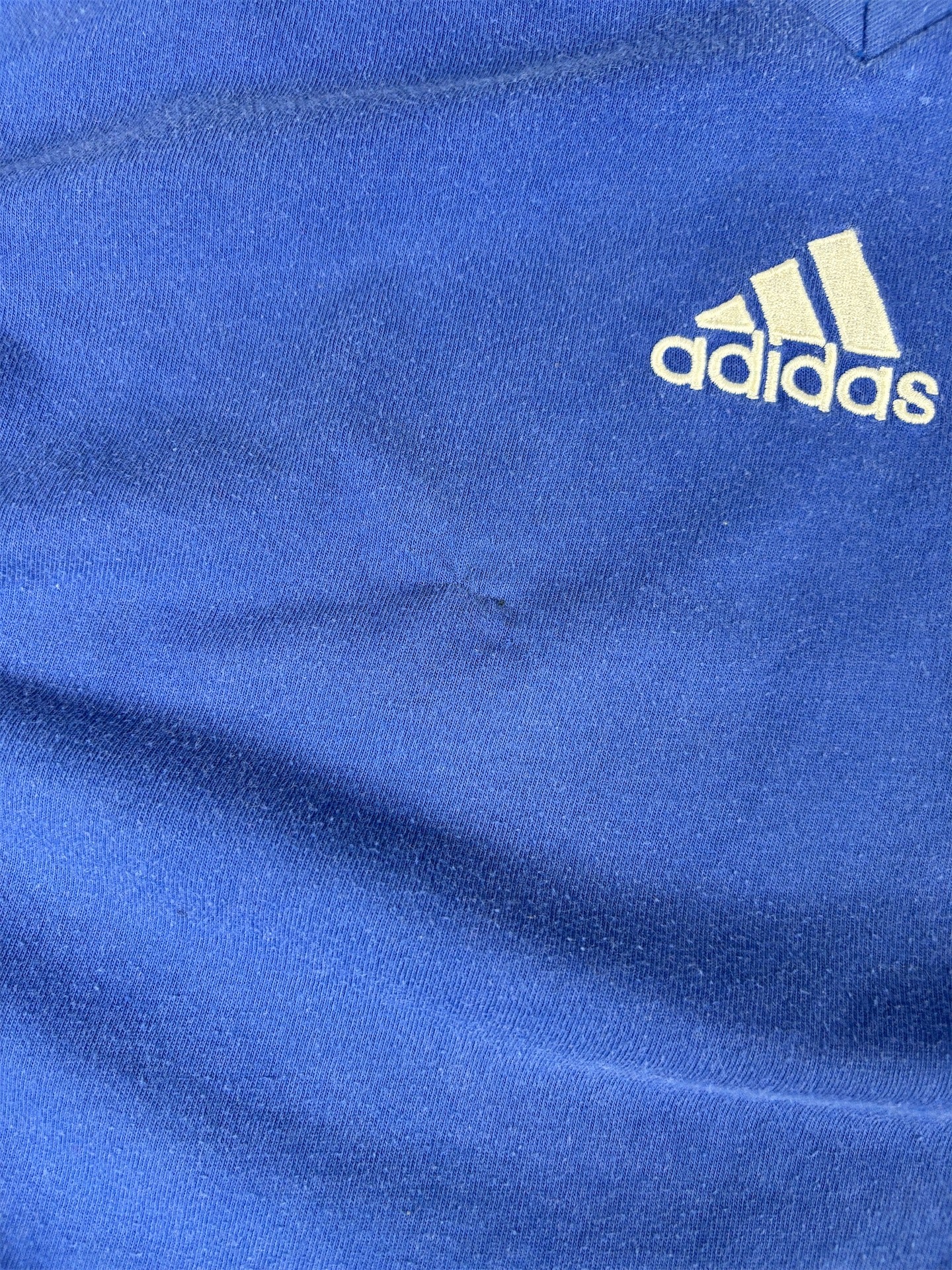 Vintage 90s Adidas T-Shirt Size M Blue White Panels 3-Stripe Centre Logo V-Neck