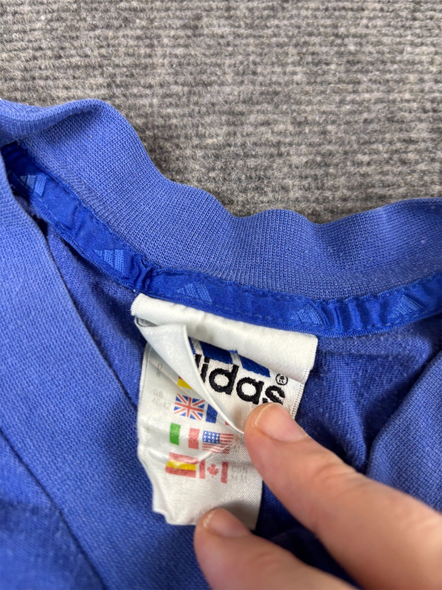 Vintage 90s Adidas T-Shirt Size M Blue White Panels 3-Stripe Centre Logo V-Neck