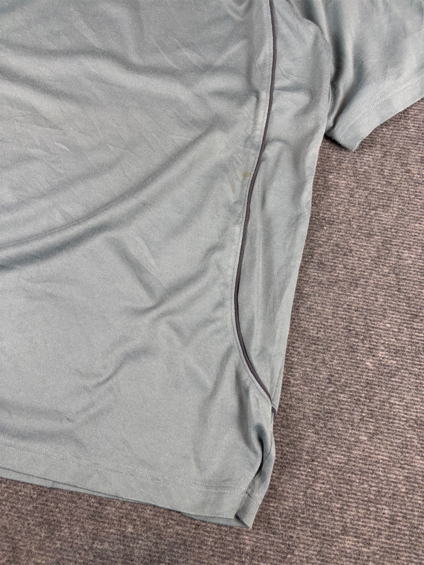 Vintage Y2K Nike T-Shirt Men's M Blue V-Neck Black Piping Red Badge Logo