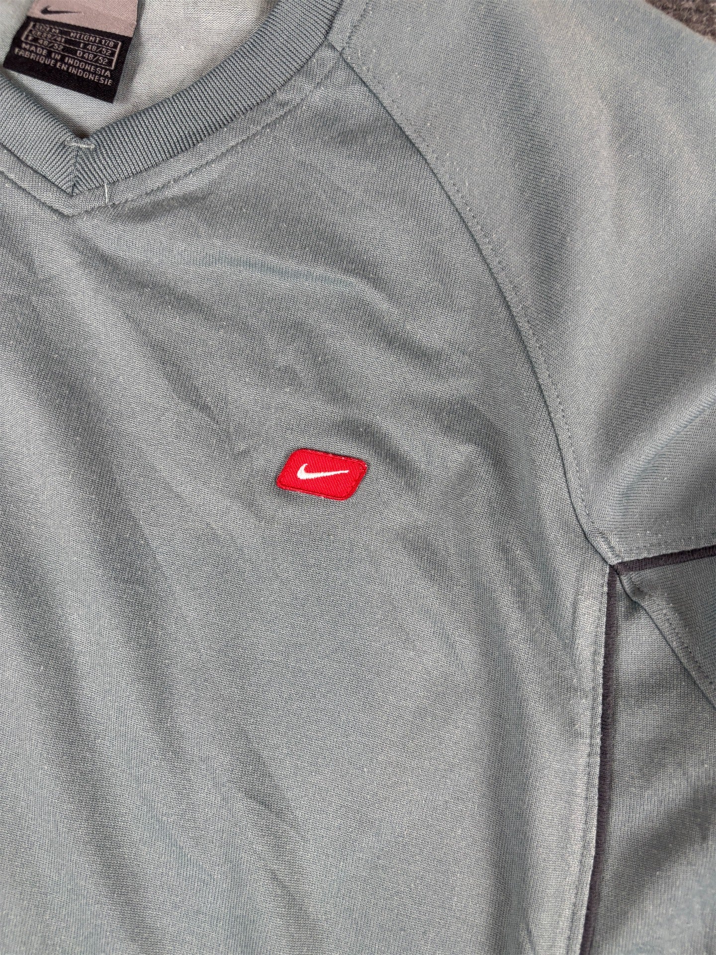 Vintage Y2K Nike T-Shirt Men's M Blue V-Neck Black Piping Red Badge Logo