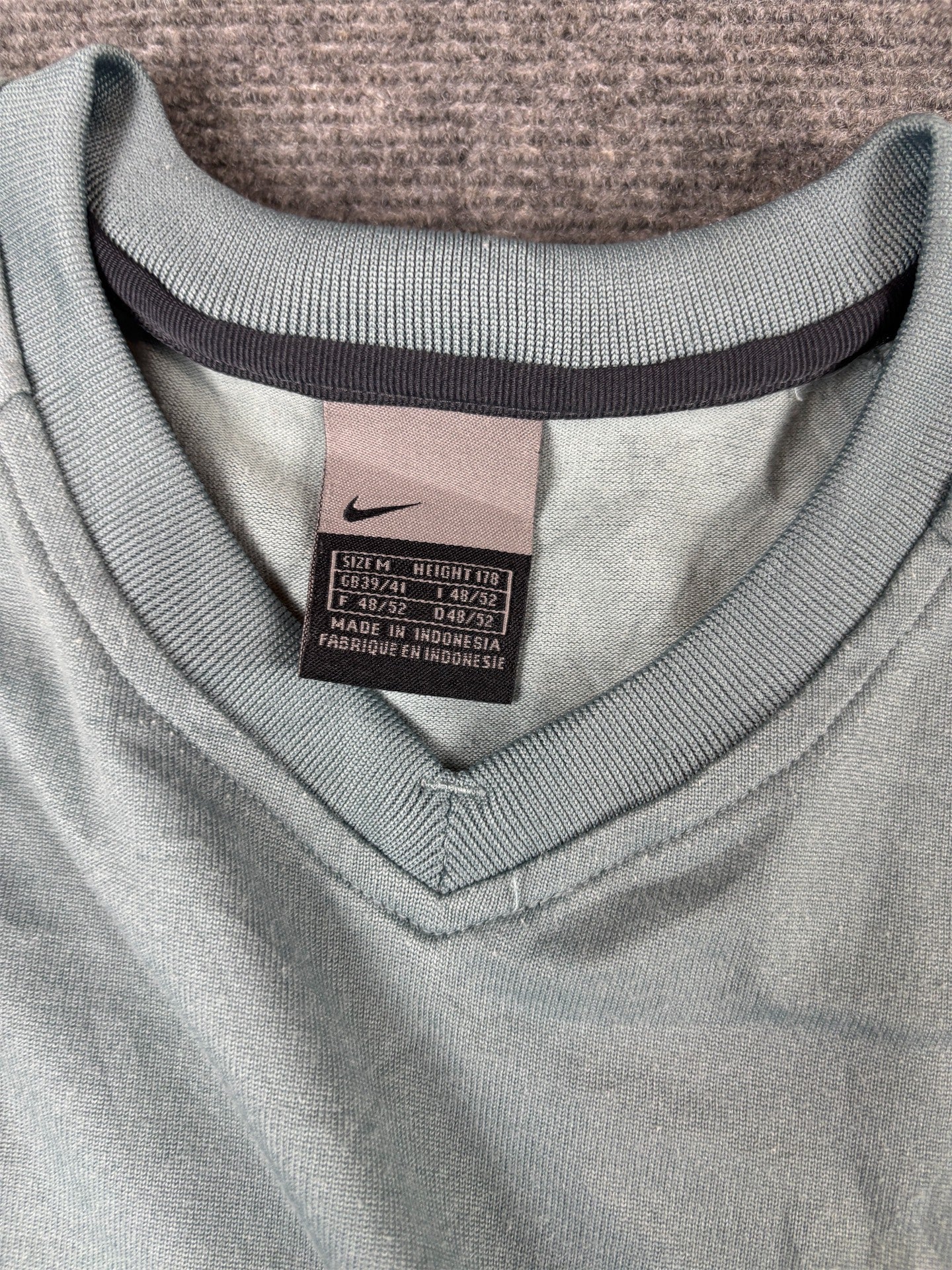 Vintage Y2K Nike T-Shirt Men's M Blue V-Neck Black Piping Red Badge Logo