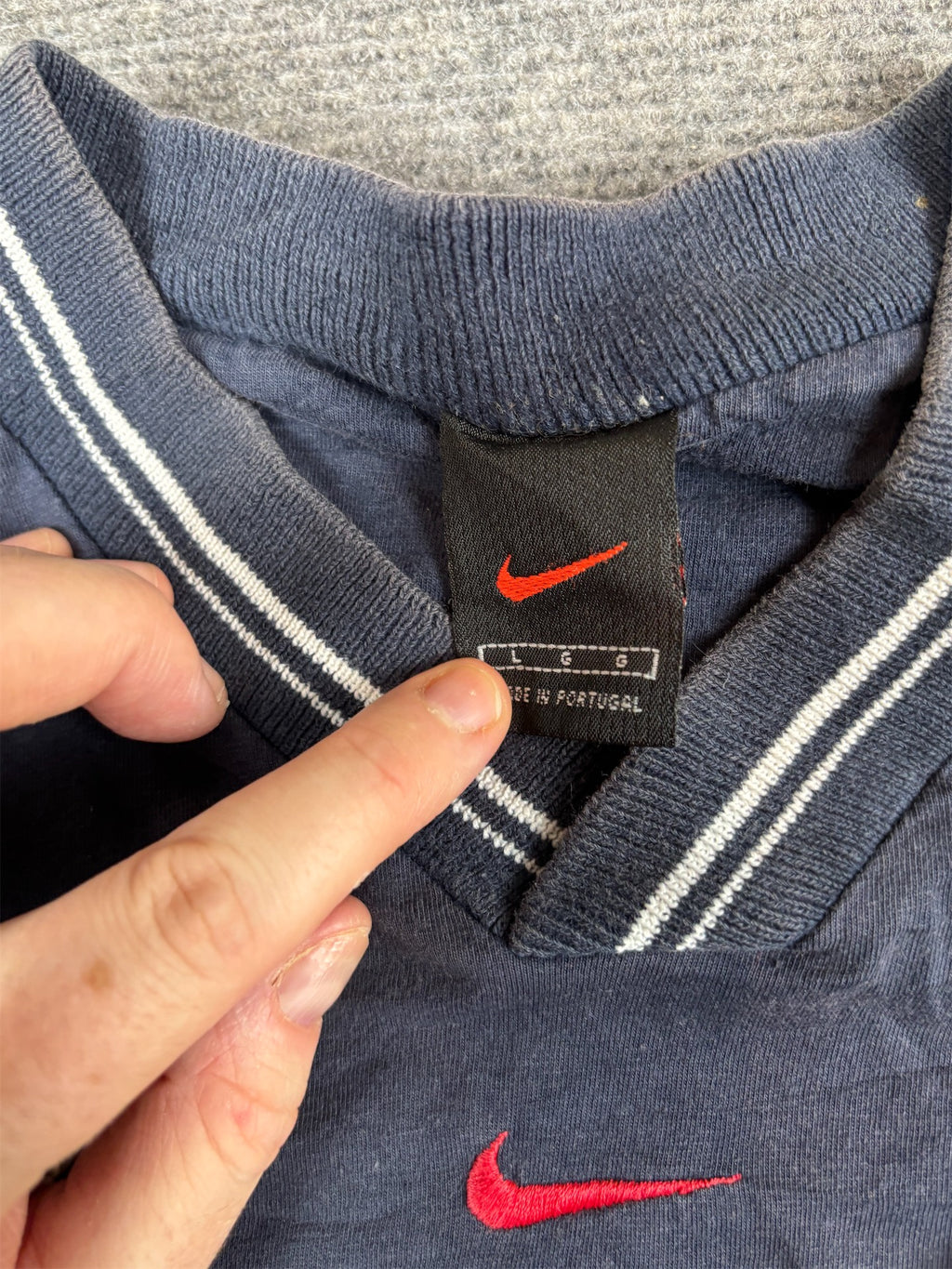 Vintage 90s Nike T-Shirt L Navy Cotton V-Neck Red Centre Swoosh Ringer Detail