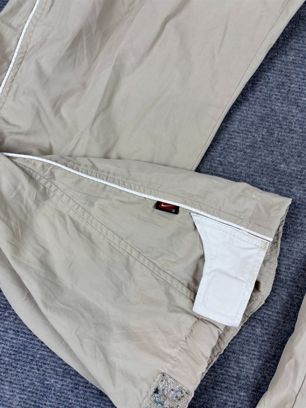 Vintage Y2K Nike Track Pants Size L Beige White Swoosh Piping Baggy Rare Colourway