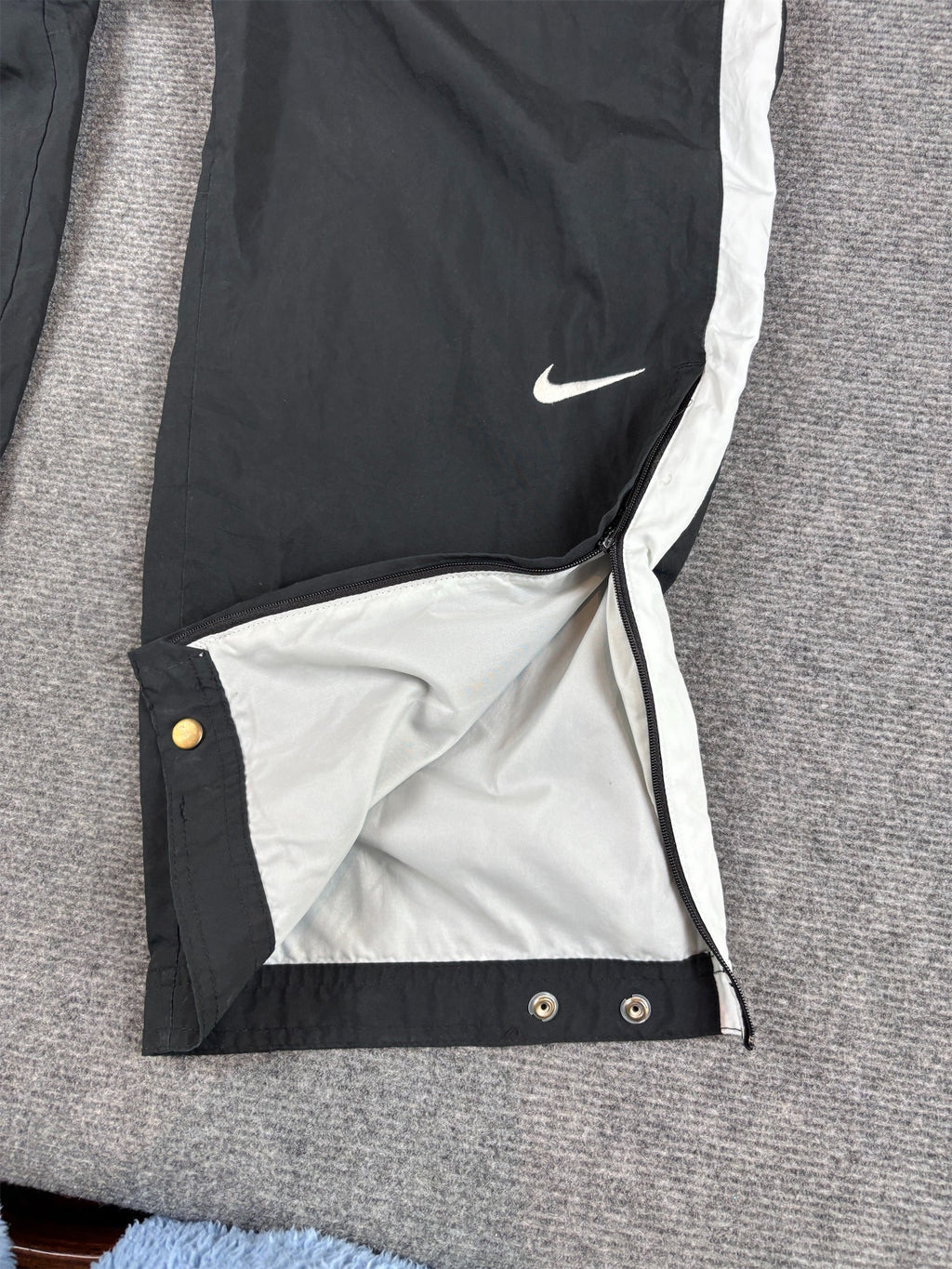 Vintage Y2K Nike Team Track Pants Size M Black White Panels Swoosh Ankle Zip Baggy