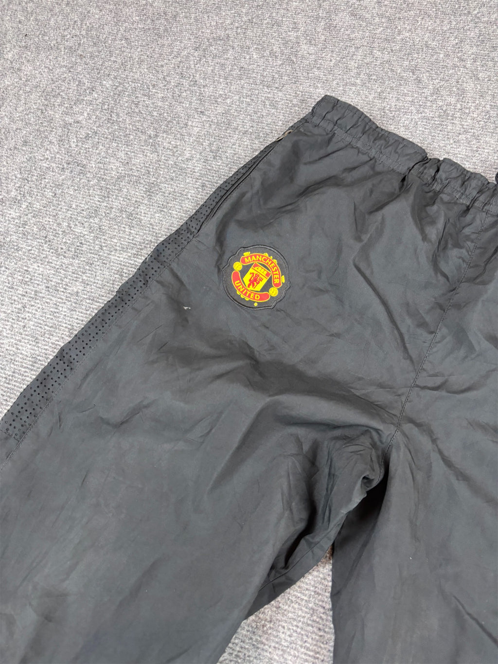 Vintage Y2K Nike Football Track Pants XL Black Manchester United Mesh Panels Ankle Zips