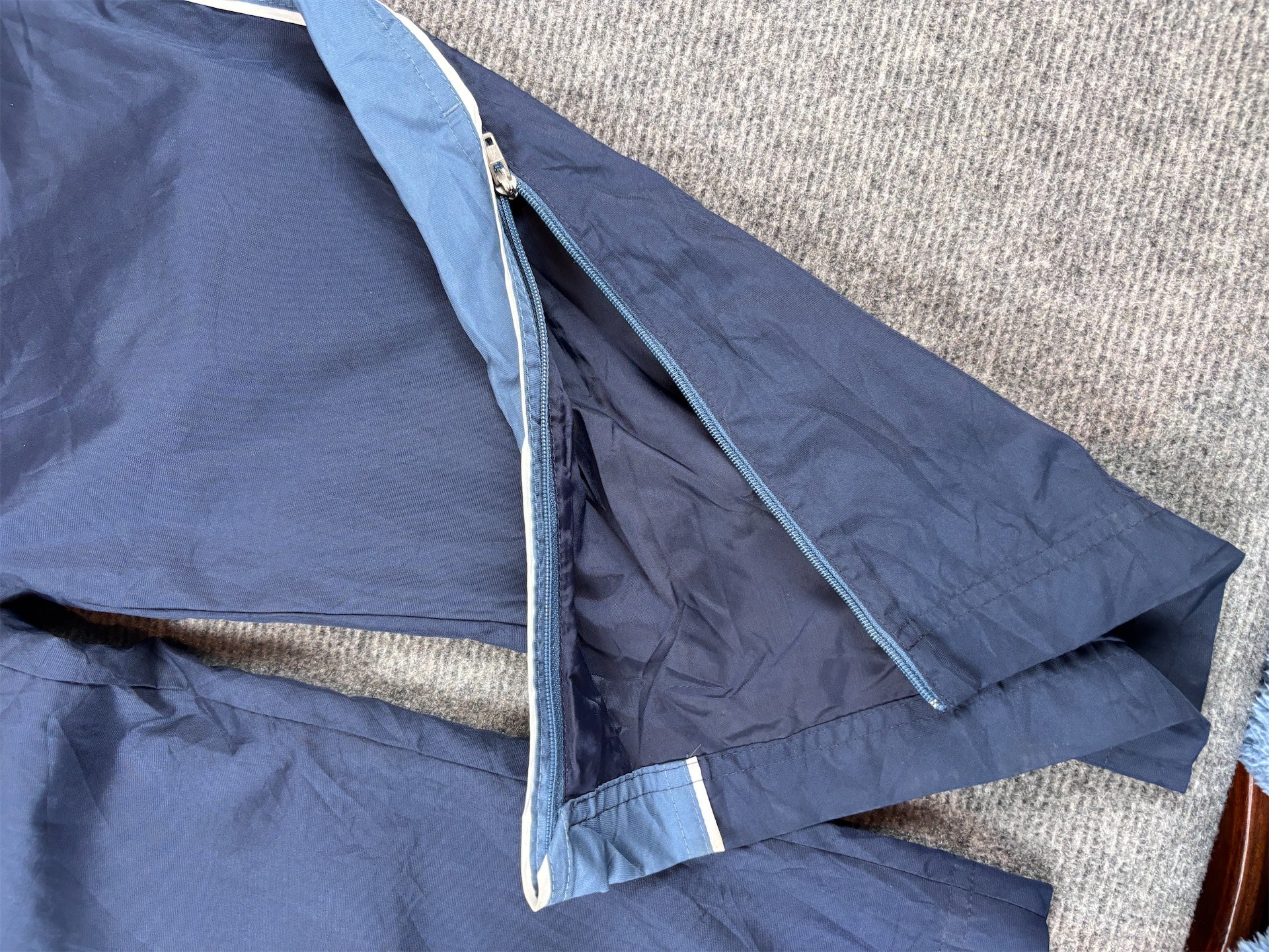 Vintage Y2K Nike Track Pants Women’s S Navy White Piping Blue Panels Wide Leg Ankle Zip