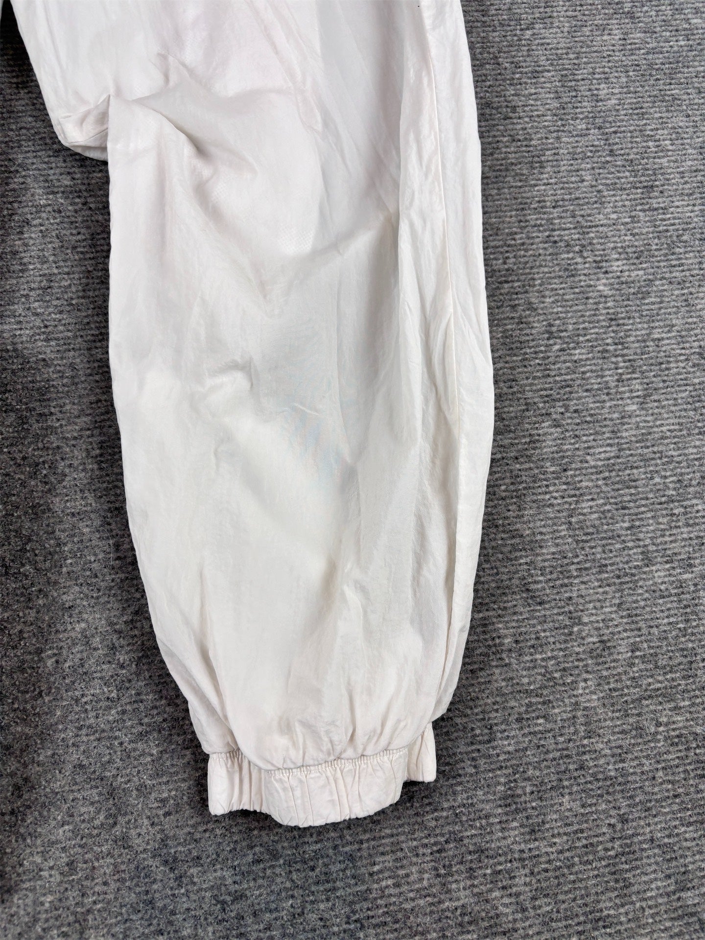 Nike Track Pants Women’s M White Black Swoosh Nylon Style Tapered Fit