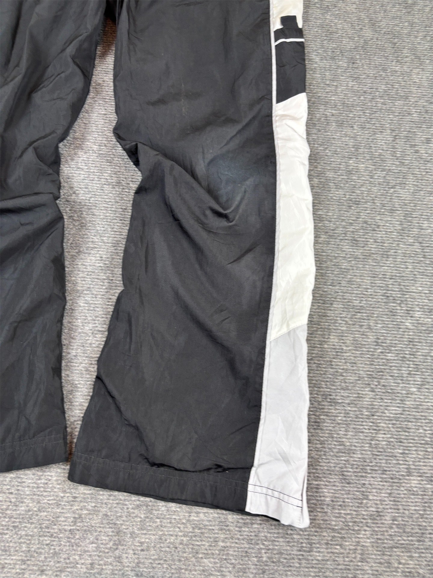 Nike Track Pants Women XXS Black White Panels Hip Swoosh Ankle Zip Wide Straight Leg