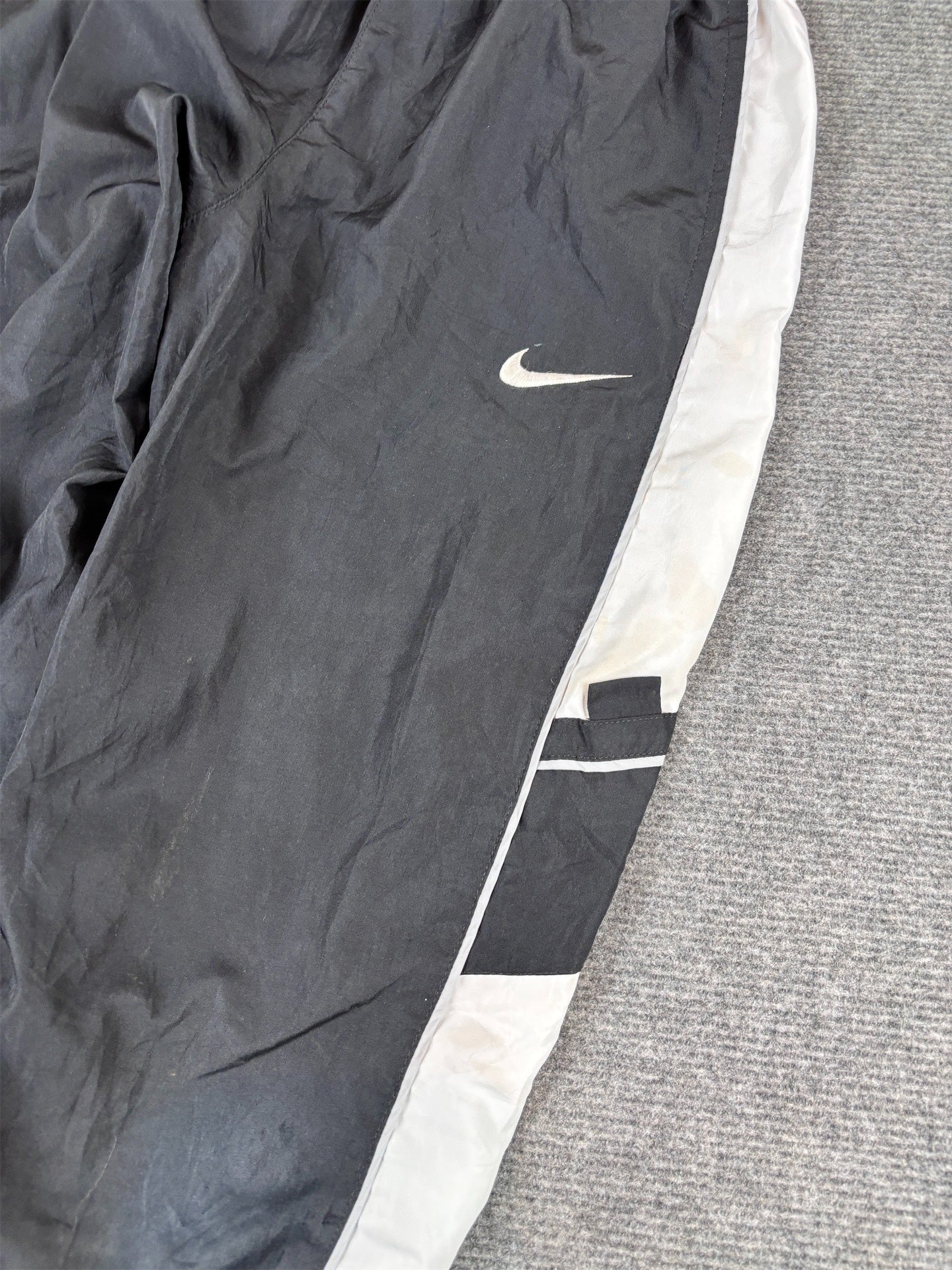 Nike Track Pants Women XXS Black White Panels Hip Swoosh Ankle Zip Wide Straight Leg