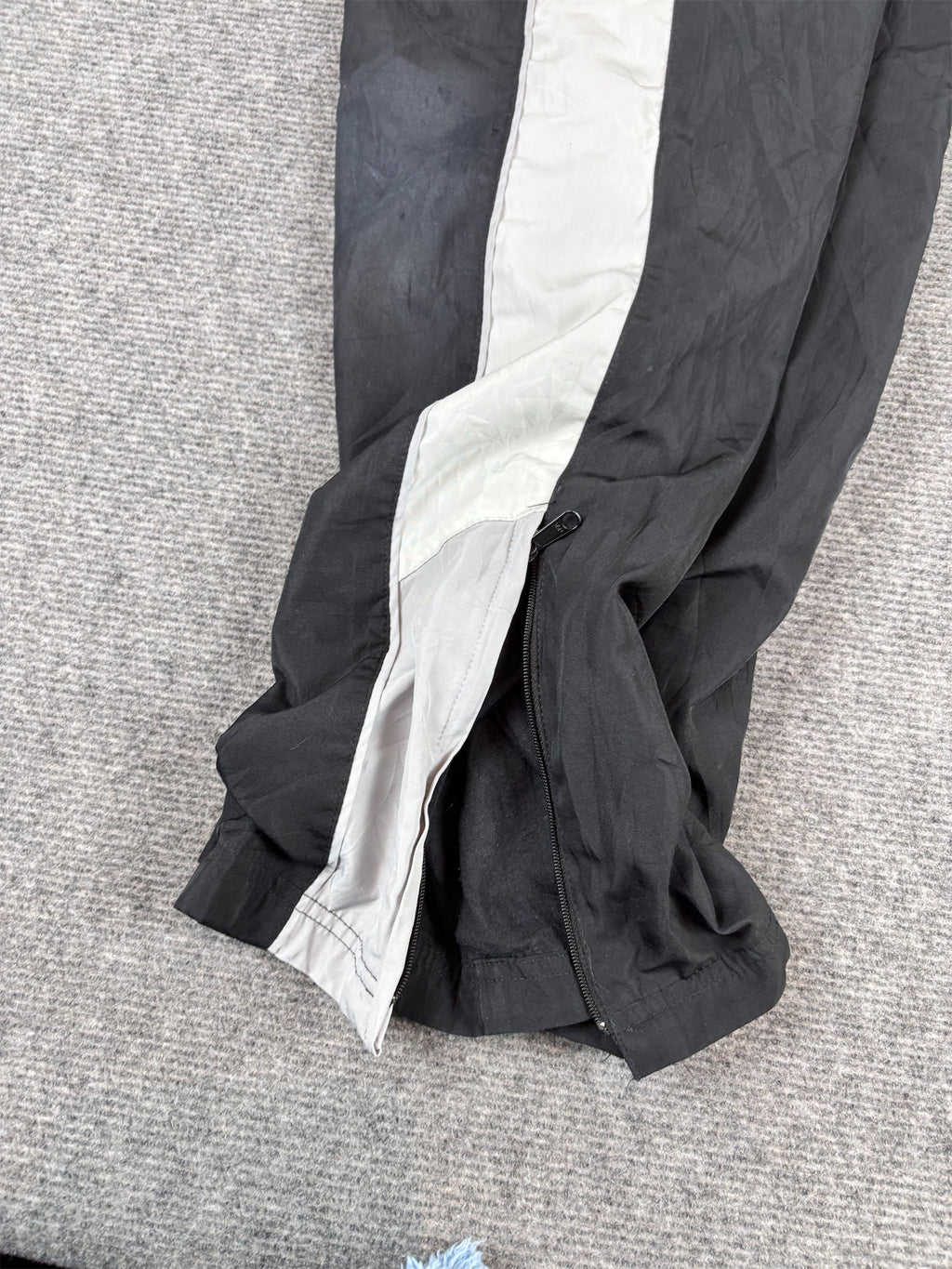 Nike Track Pants Women XXS Black White Panels Hip Swoosh Ankle Zip Wide Straight Leg