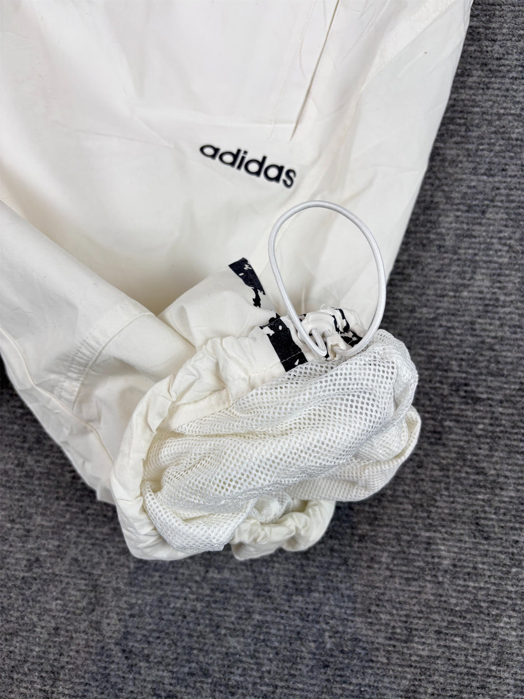 Vintage Y2K Adidas 3/4 Track Pants L White 3 Stripe Spell Out Logo Bungee Tabs