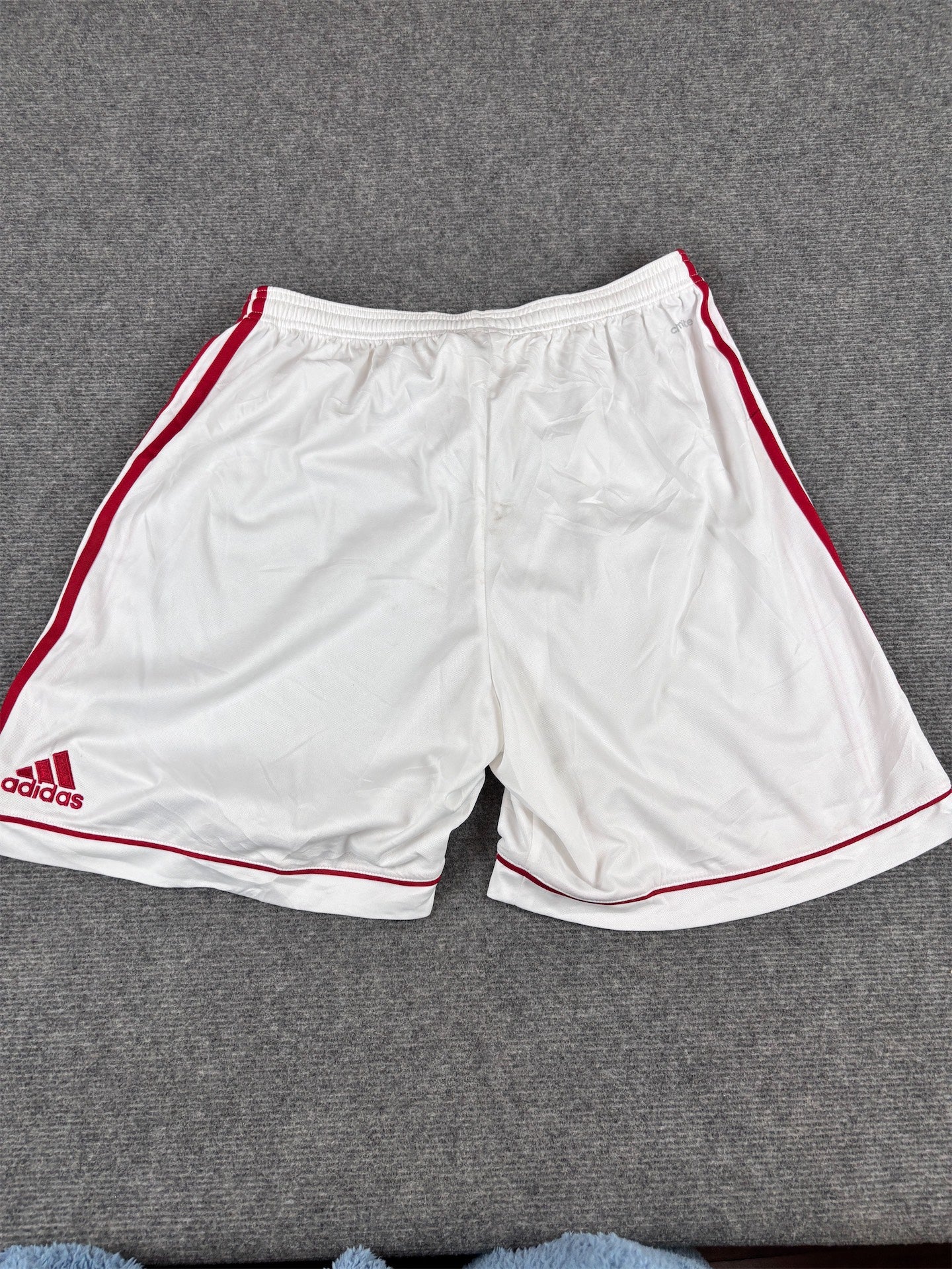 Vintage Y2K Adidas Shorts Size M White Red 3 Stripe Football Style
