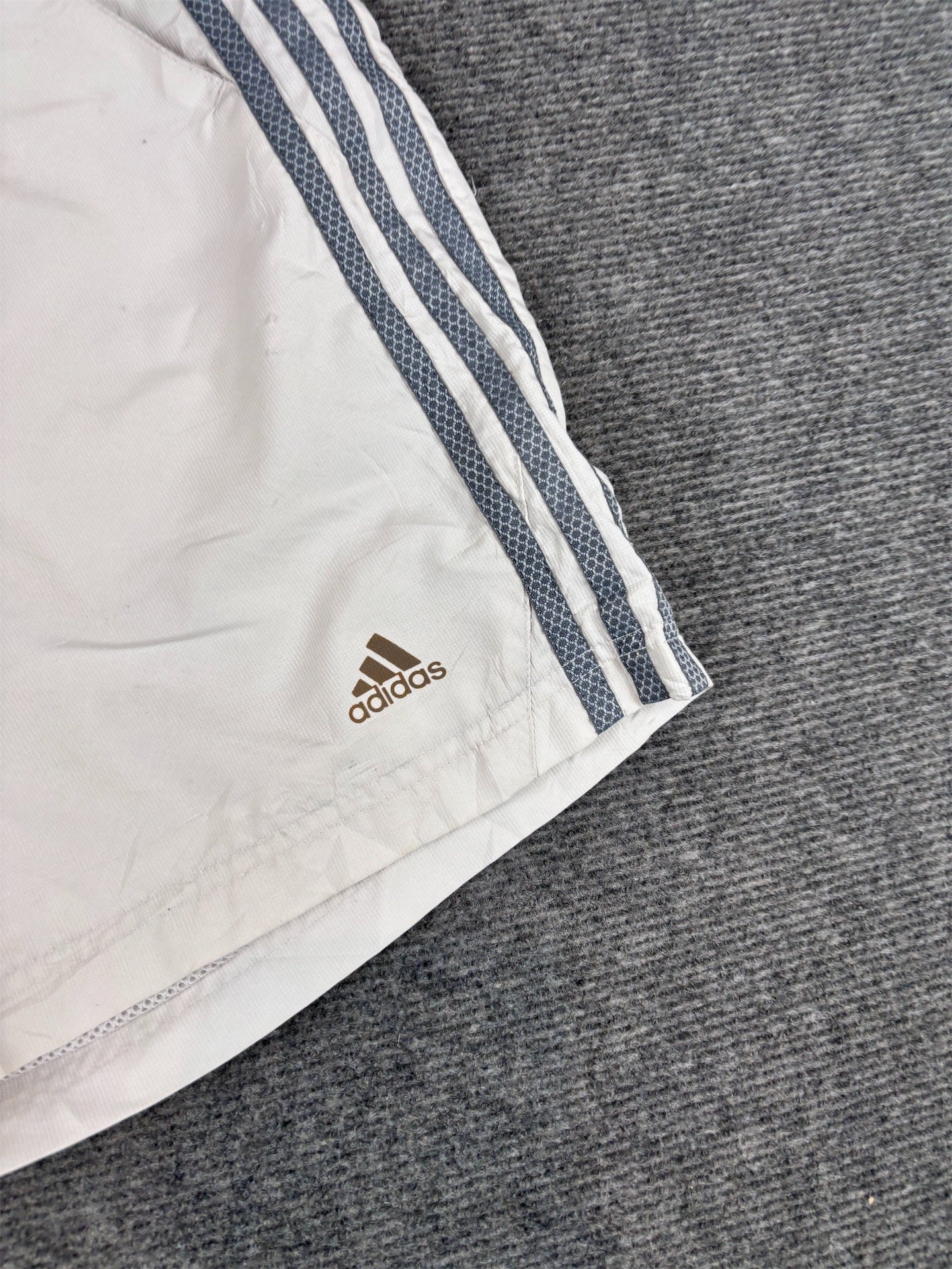 Vintage Y2K Adidas Shorts XL White 3 Stripe Gold Logo Nylon Wide Fit