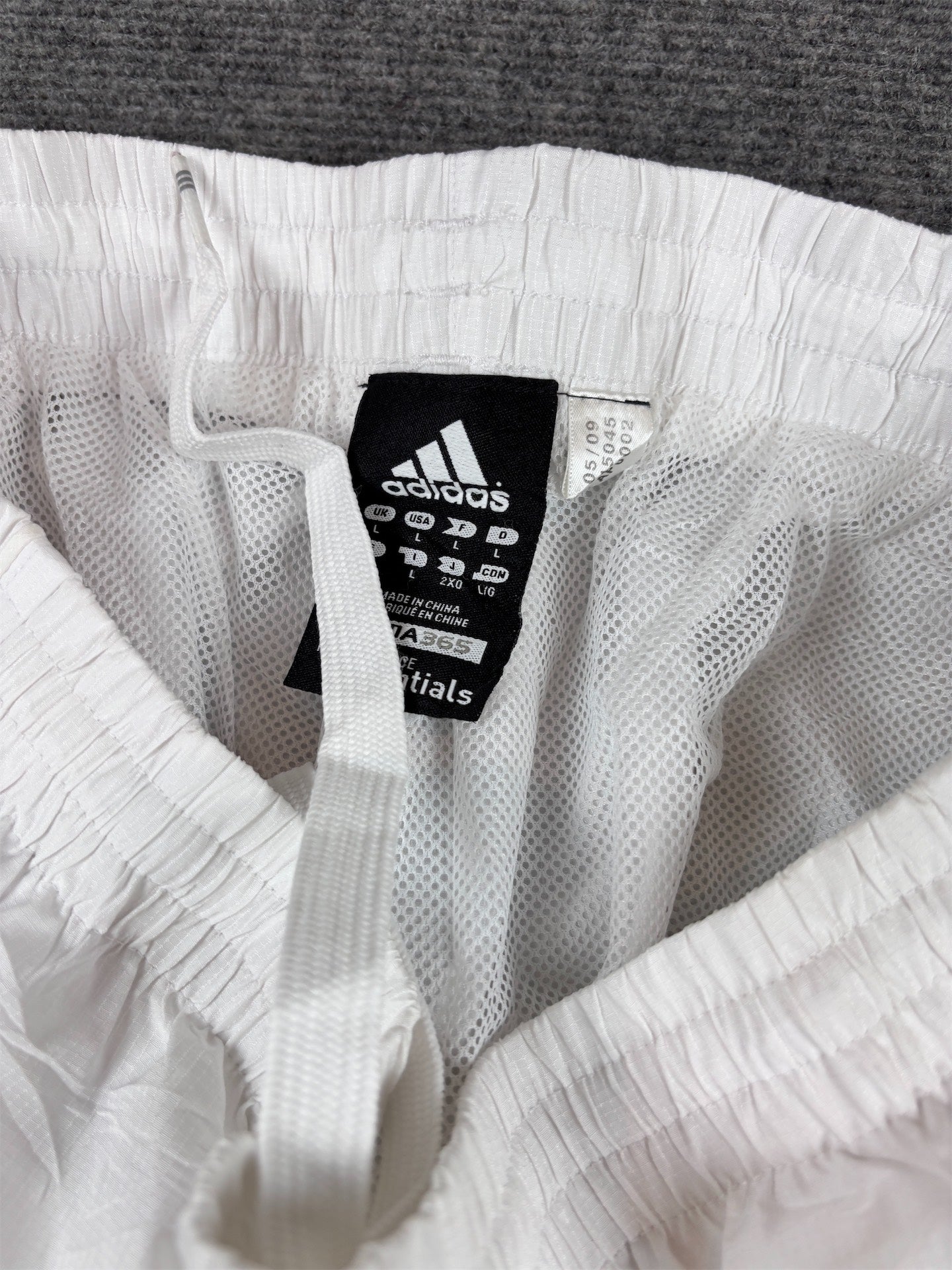 Y2K/10s Adidas 3/4 Track Pants L White Silver Logo Bungee Tabs