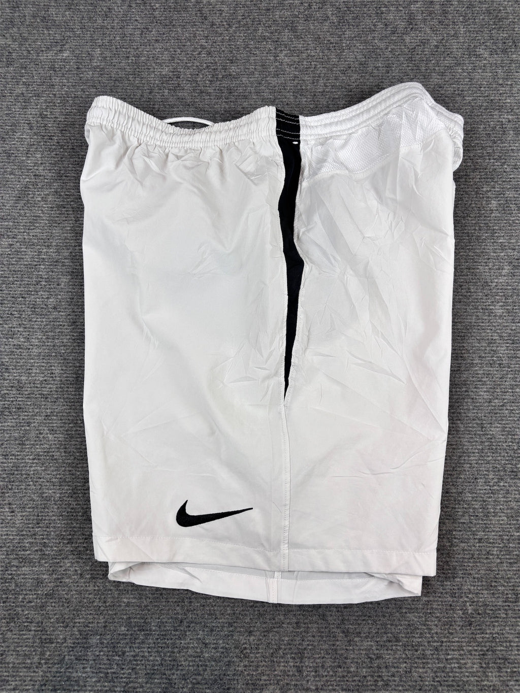 Nike Dri-Fit Shorts L White Black Side Detail Swoosh Wide Fit