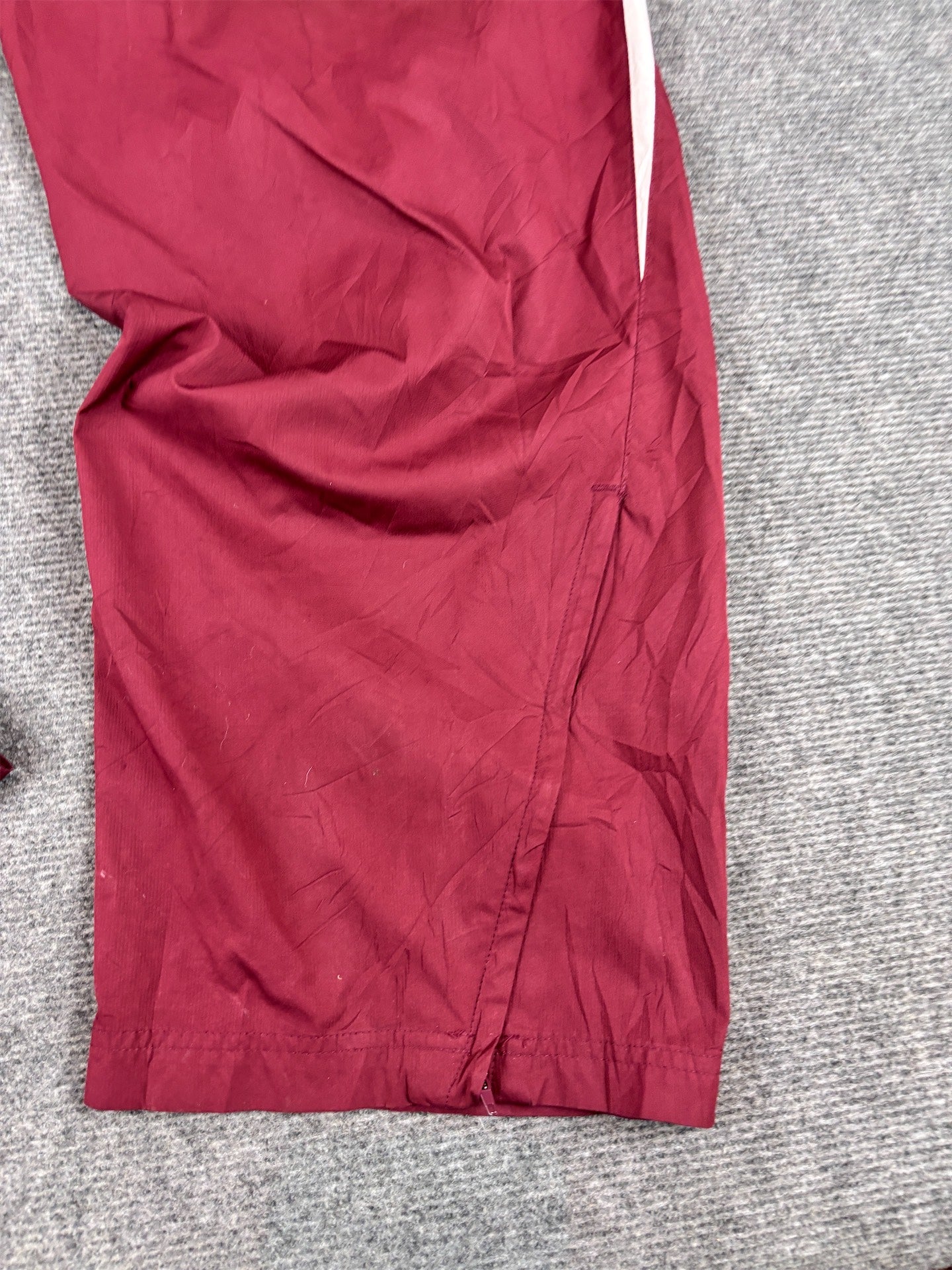 Vintage Y2K Nike Cleveland Cavs Track Pants L Maroon Yellow White Warm-Up Windbreakers