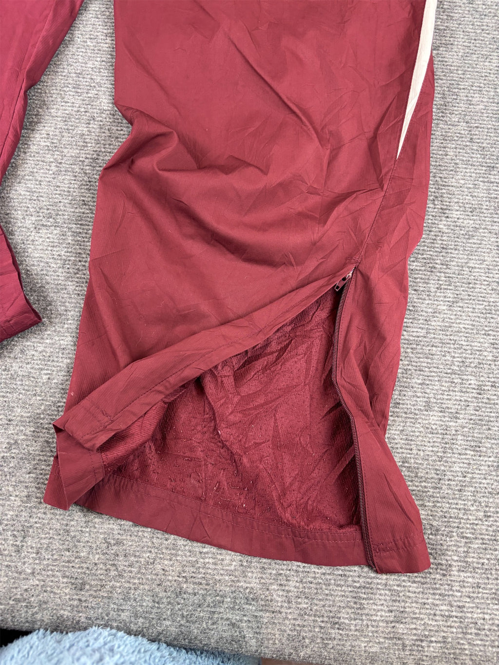 Vintage Y2K Nike Cleveland Cavs Track Pants L Maroon Yellow White Warm-Up Windbreakers