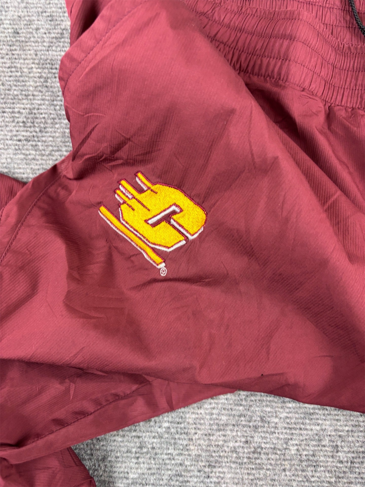 Vintage Y2K Nike Cleveland Cavs Track Pants L Maroon Yellow White Warm-Up Windbreakers