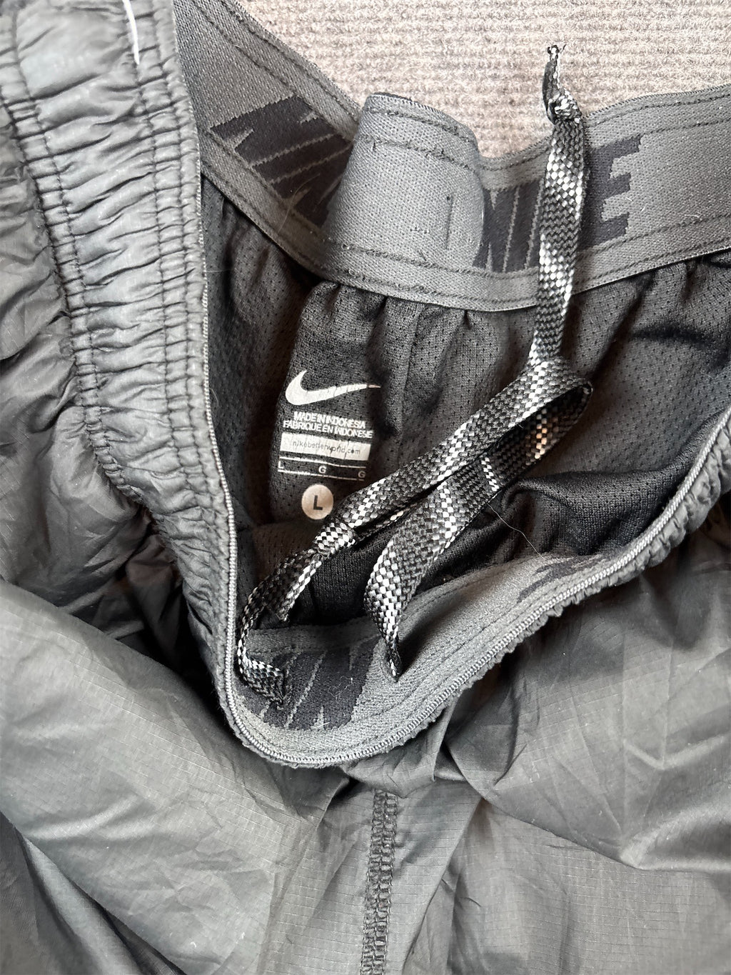 Nike Track Pants Men's L Black White Swoosh Nylon Style Windbreakers