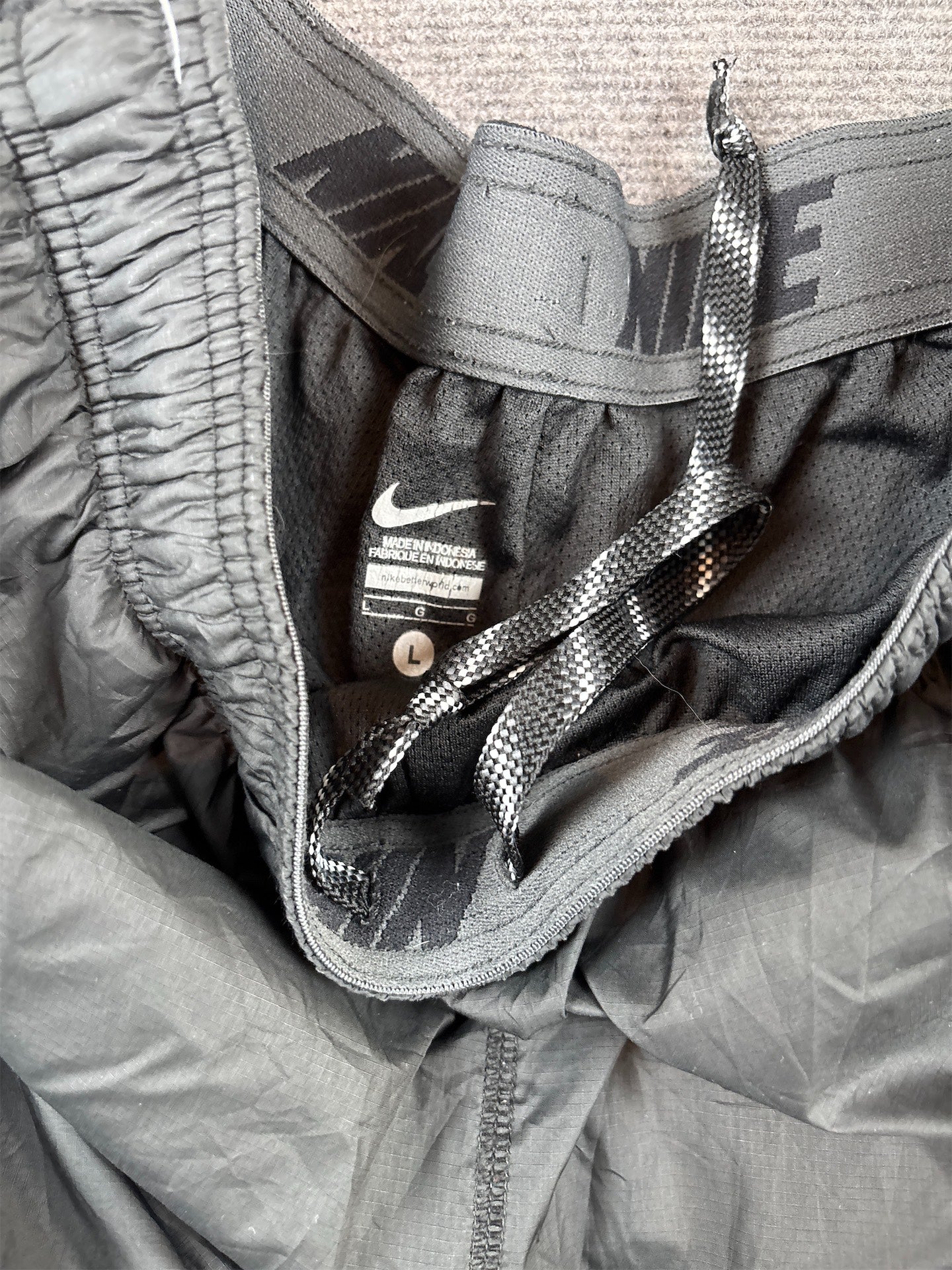 Nike Track Pants Men's L Black White Swoosh Nylon Style Windbreakers