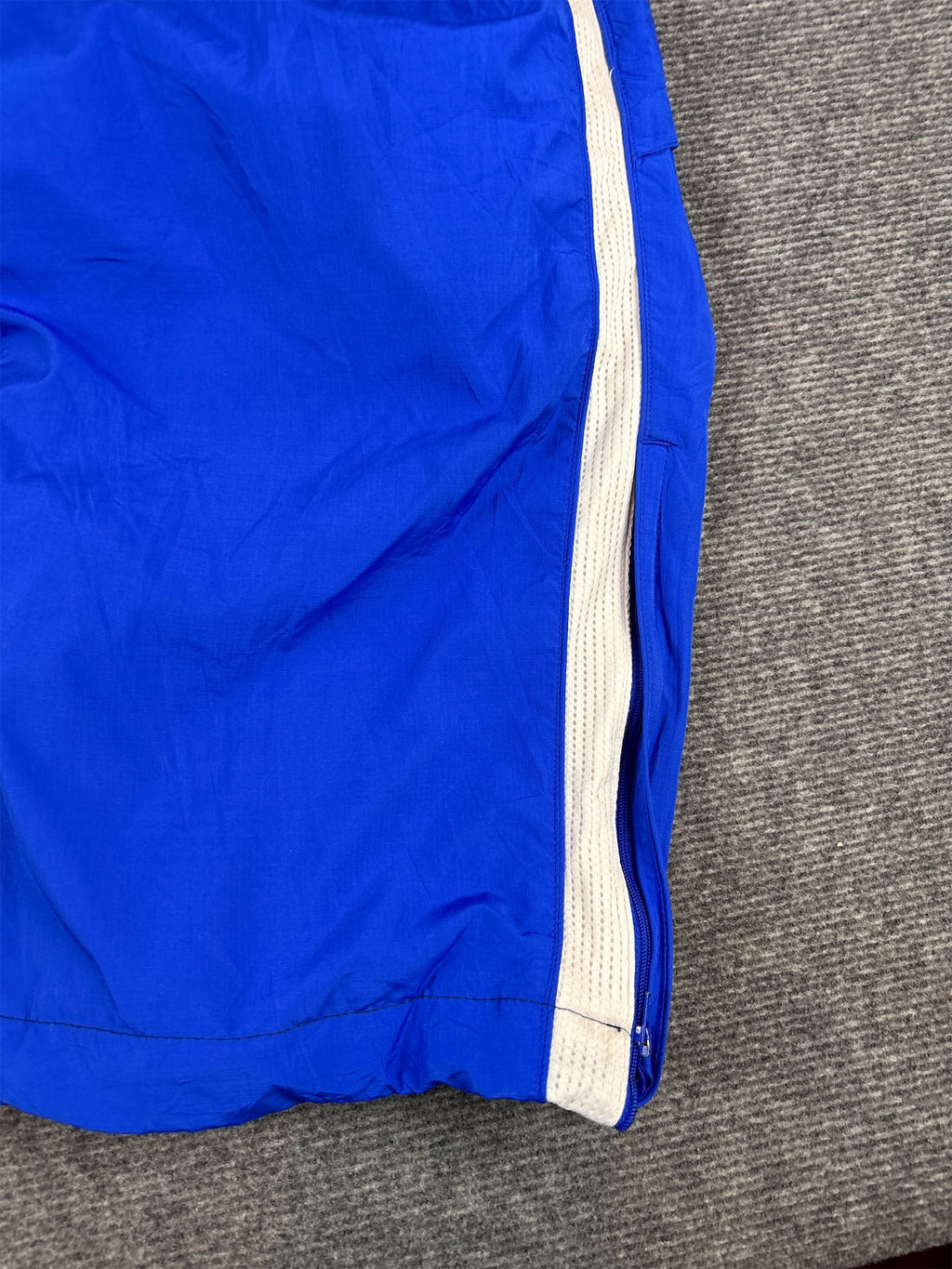 Nike Track Pants Men’s XL Blue White Mesh Panels White Swoosh Ankle Zip