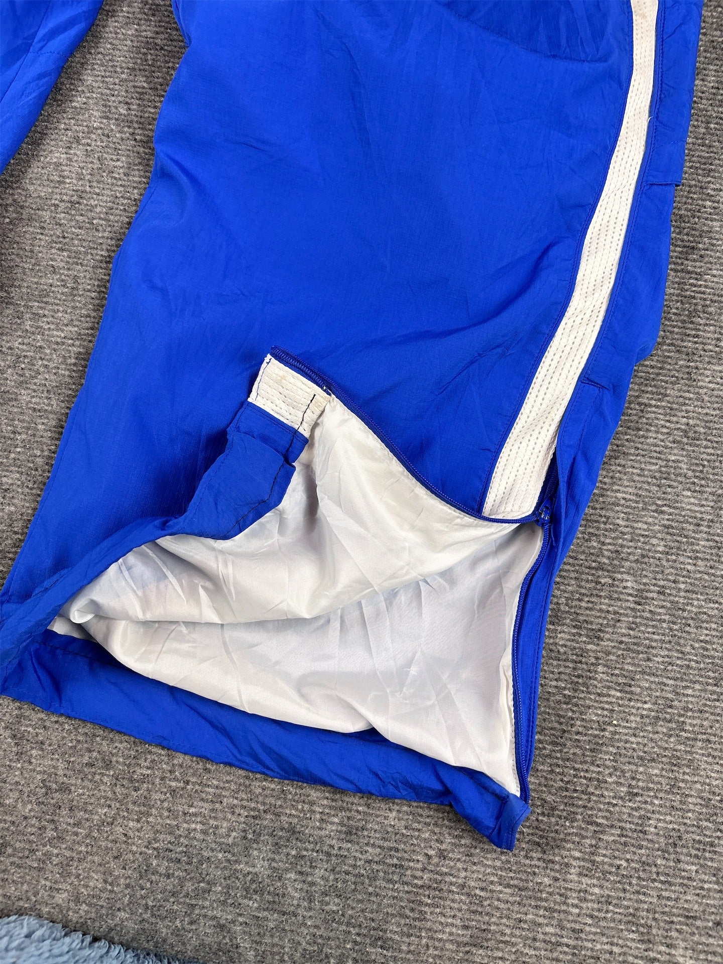 Nike Track Pants Men’s XL Blue White Mesh Panels White Swoosh Ankle Zip