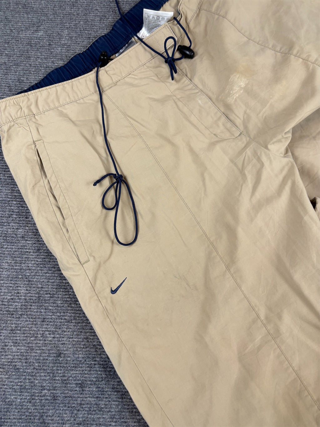 Vintage Y2K Nike Track Pants Women’s L Brown Hiking Style Pleated Wide Leg