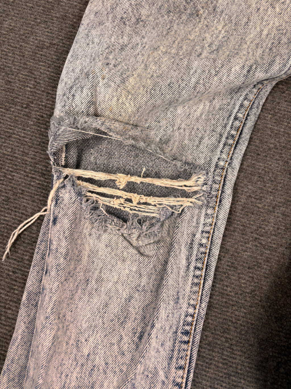 Vintage 90's Levi's Jeans Women's S Blue Acid Wash 255 Distressed Tears Tapered