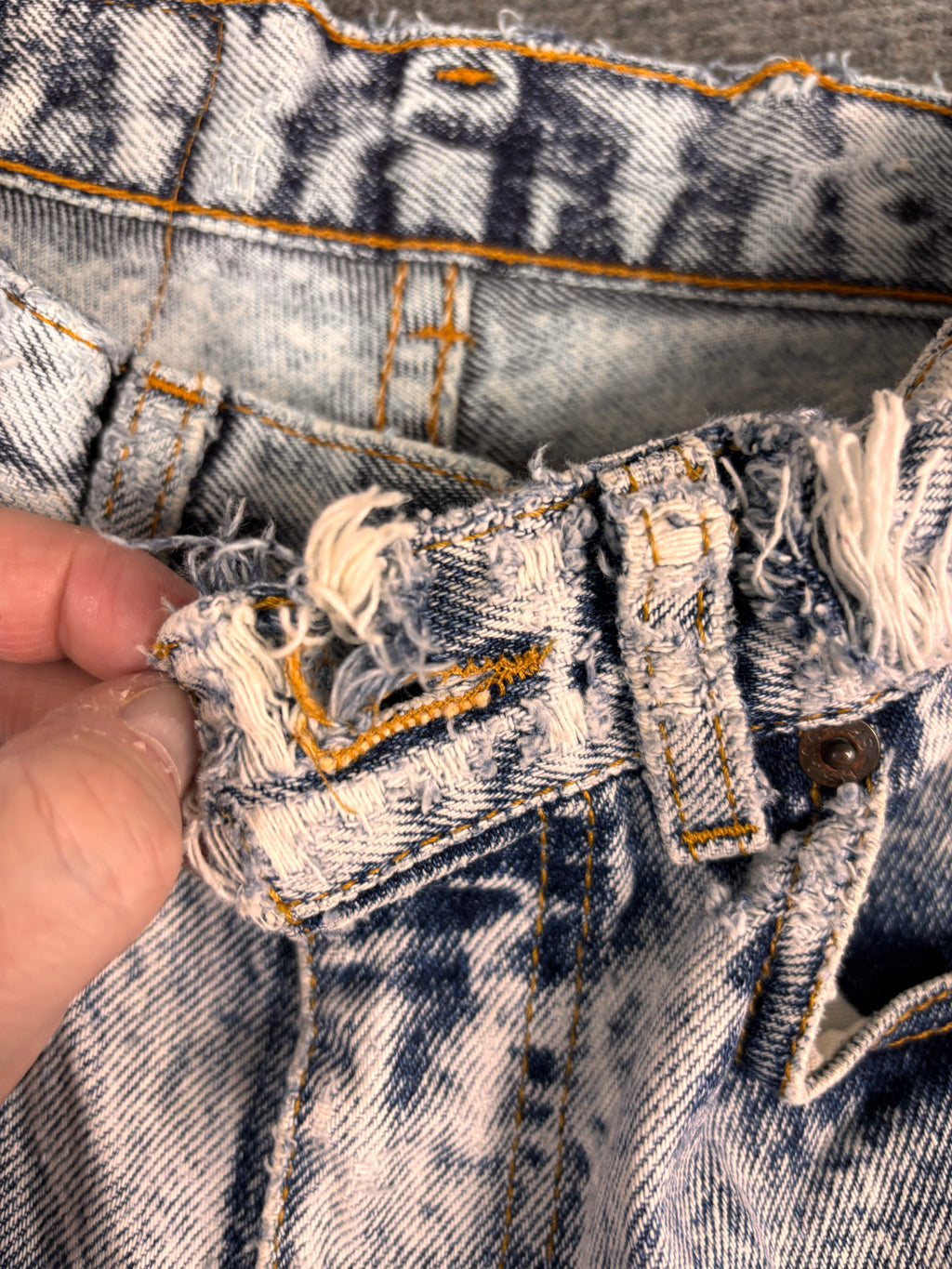 Vintage 90's Levi's Jeans Women's S Blue Acid Wash 255 Distressed Tears Tapered