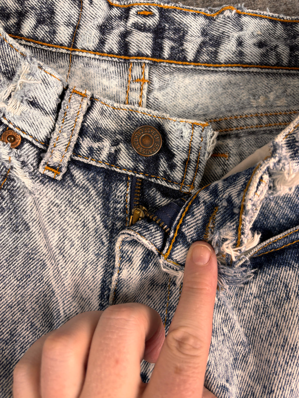 Vintage 90's Levi's Jeans Women's S Blue Acid Wash 255 Distressed Tears Tapered