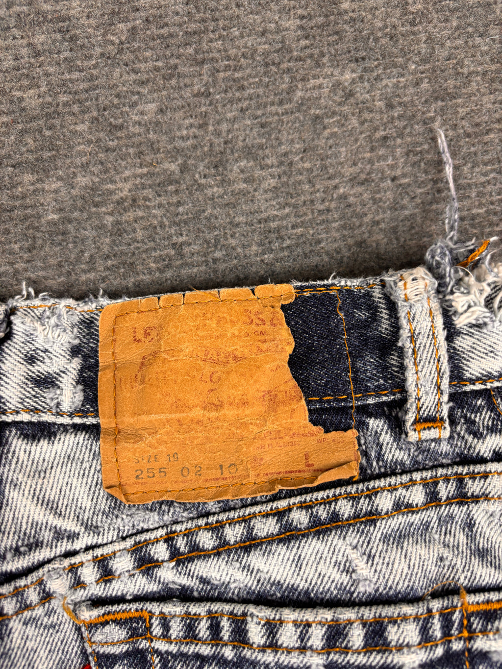 Vintage 90's Levi's Jeans Women's S Blue Acid Wash 255 Distressed Tears Tapered