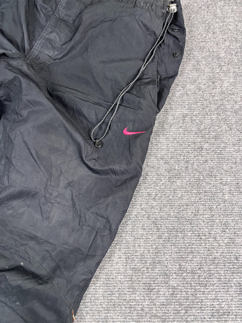 Vintage Y2K Nike Track Pants Women's L Black Red White Spell Out Ankle Zip Windbreakers Straight Leg