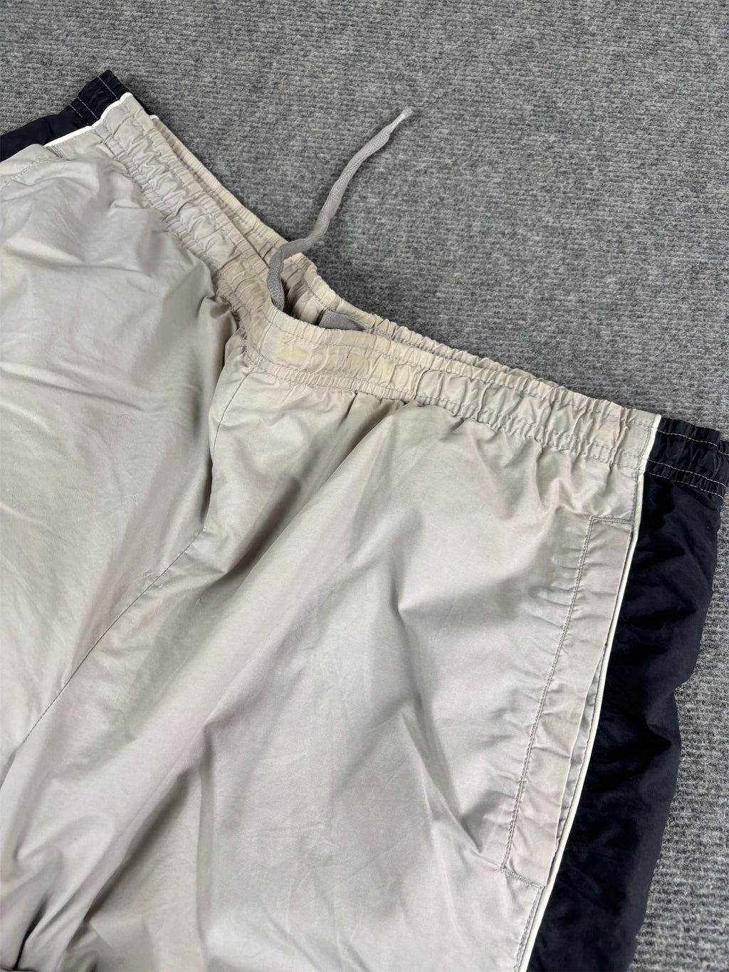 Vintage Men's Y2K Nike Track Pants Size XL Grey White Black Panels w Spell Out 7/8 Length Ankle Zips Wide Leg