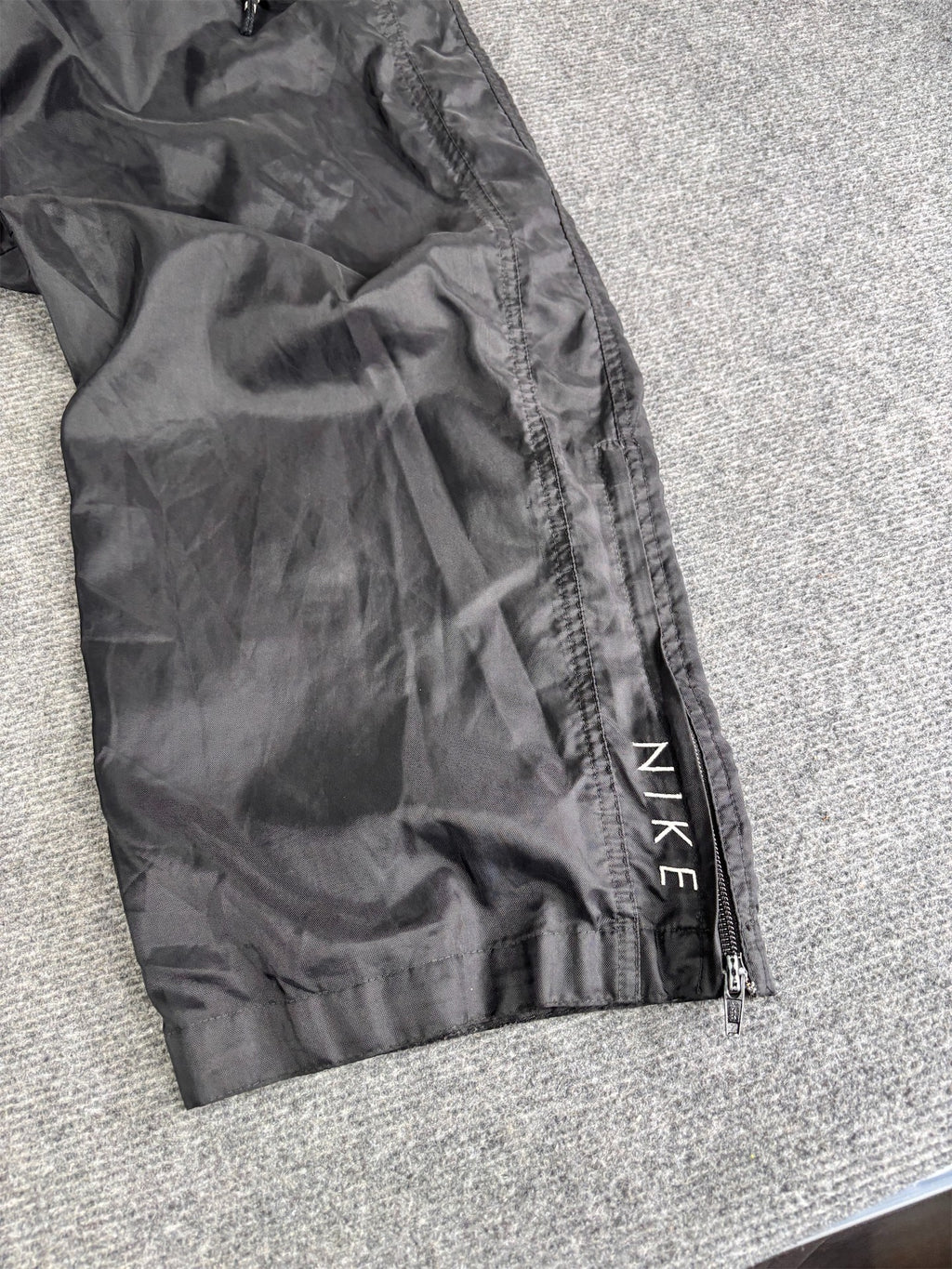 Vintage 90's Nike Cargo Track Pants Men's L Black White Swoosh Spell Out w Pockets Ankle ZIps Wide Leg