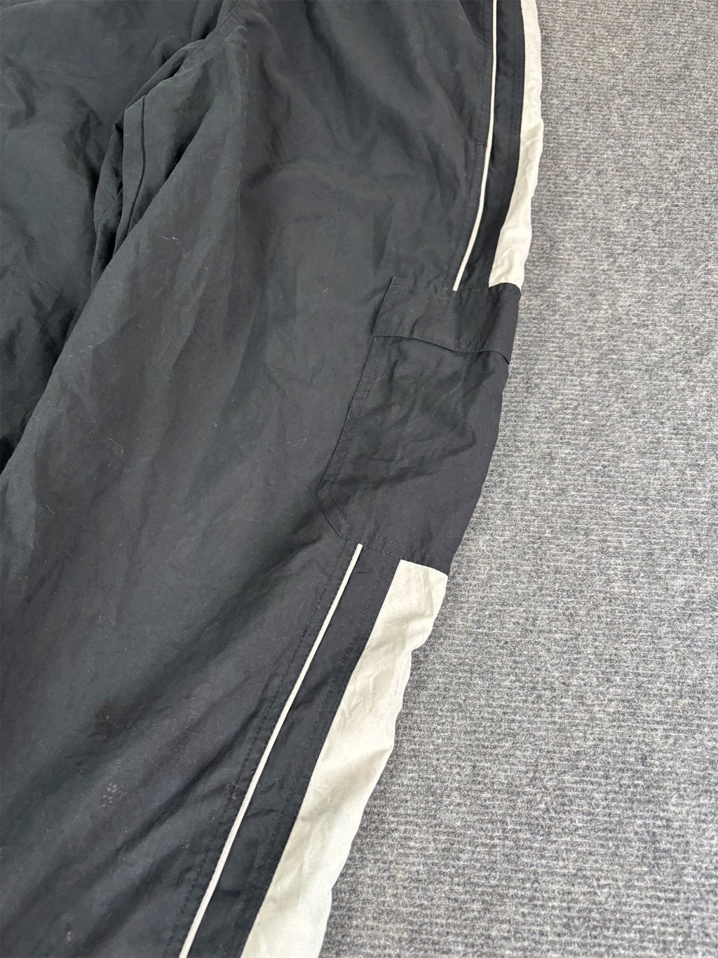 Vintage Y2K Nike Cargo Track Pants Men's M Black Grey Panels White Piping Ankle Swoosh Baggy