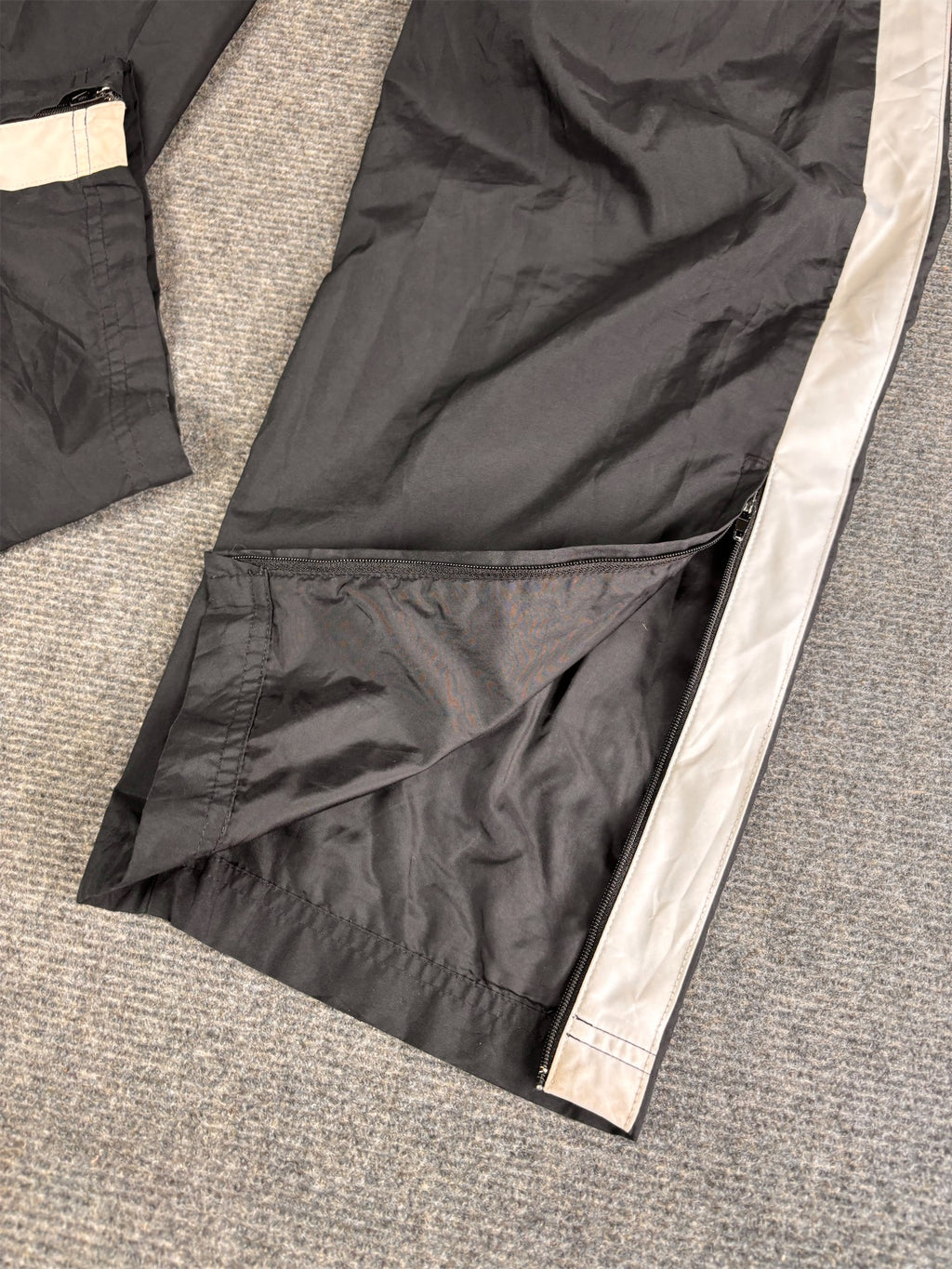 Classic Nike Track Pants Men's M Black Panels White Swoosh Ankle Zips Wide Leg