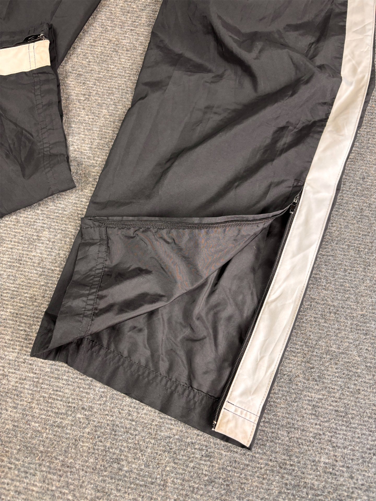 Classic Nike Track Pants Men's M Black Panels White Swoosh Ankle Zips Wide Leg