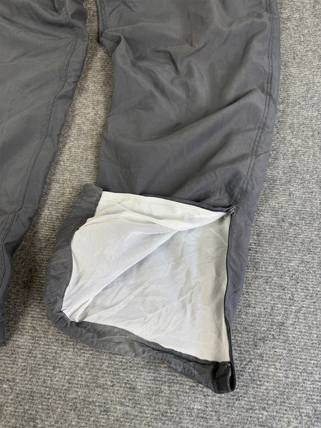 Vintage Y2K Nike Track Pants Men's L Grey Light Grey Swoosh Zip Pockets and Ankles Straight Leg