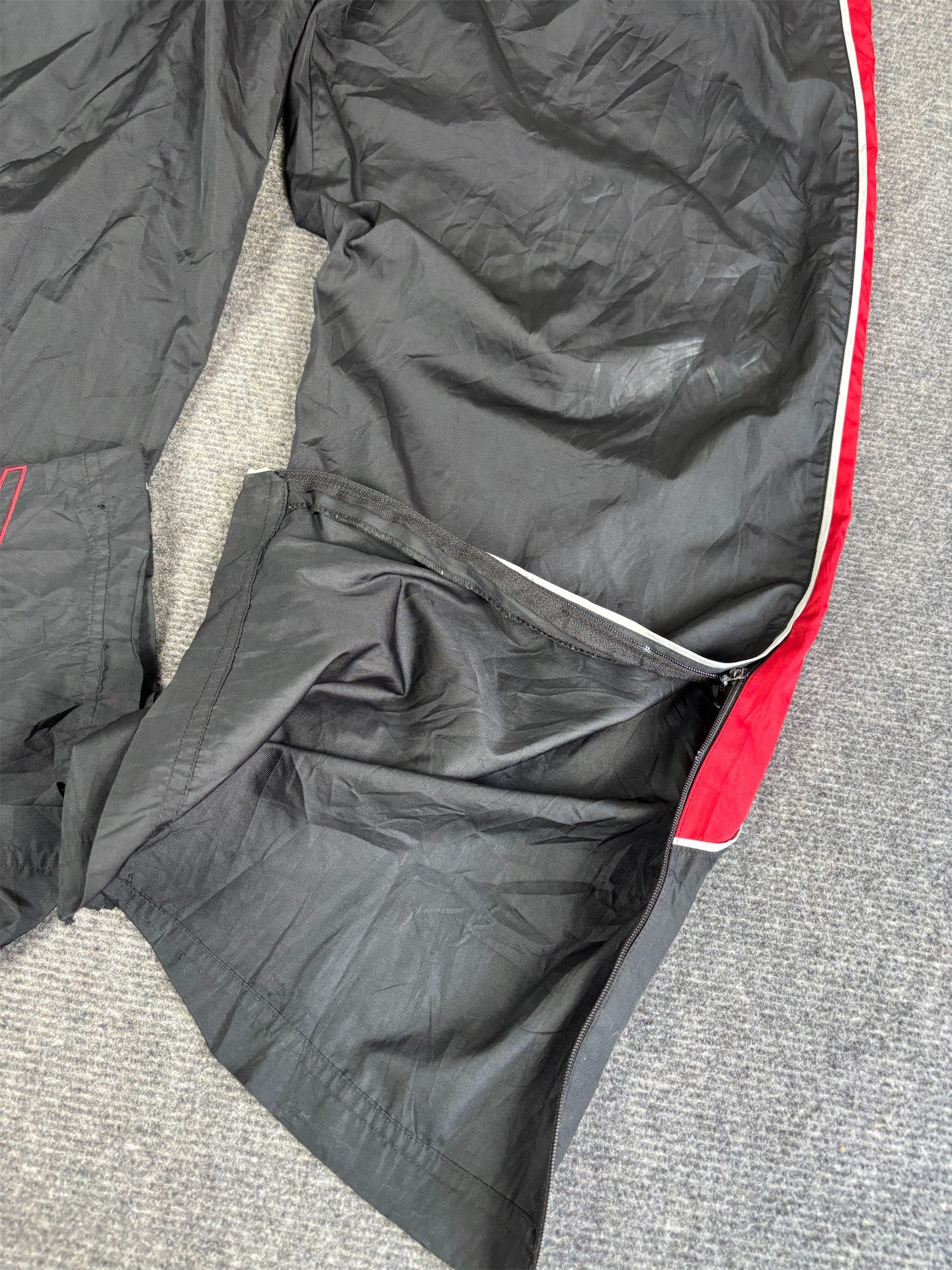 Vintage Y2K Nike Track Pants Men's L Black Grey Piping Red Panel Spell Out Swoosh Ankle Zips Wide Leg