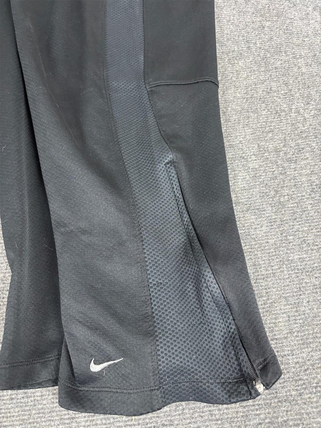 Vintage Y2K Nike Fit-Dri Joggers Mens L Black Mesh Panels Ankle Zips