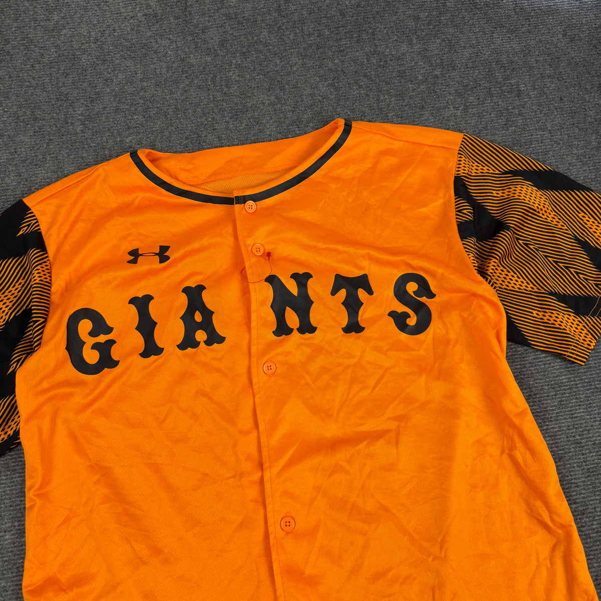 Under Amour Tokyo Giants Baseball Jersey Men's Small Orange Black
