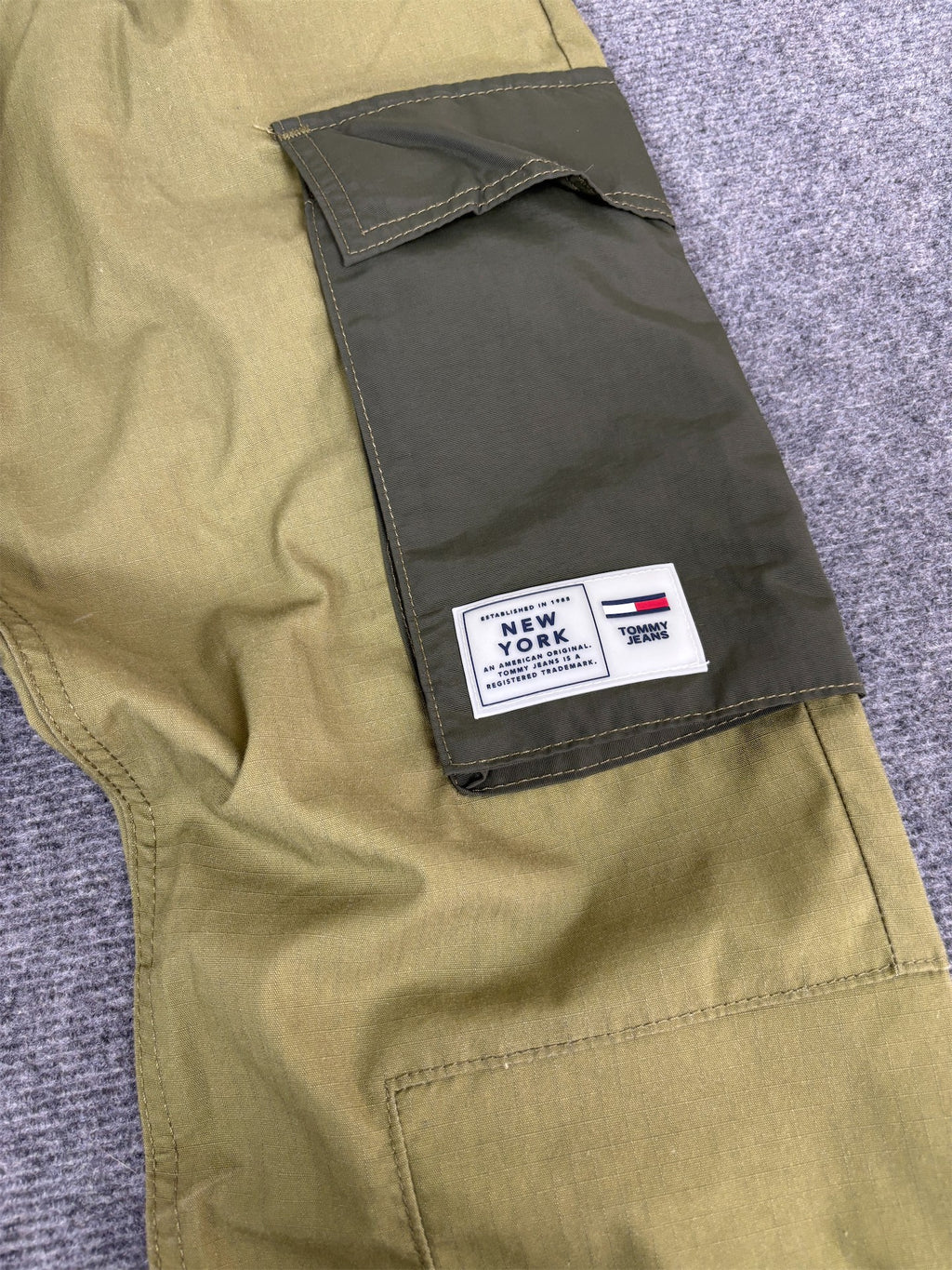 Tommy Jeans Cargo Pants Men's L Army Green Ethan Belt Bungee Ankles Straight Leg