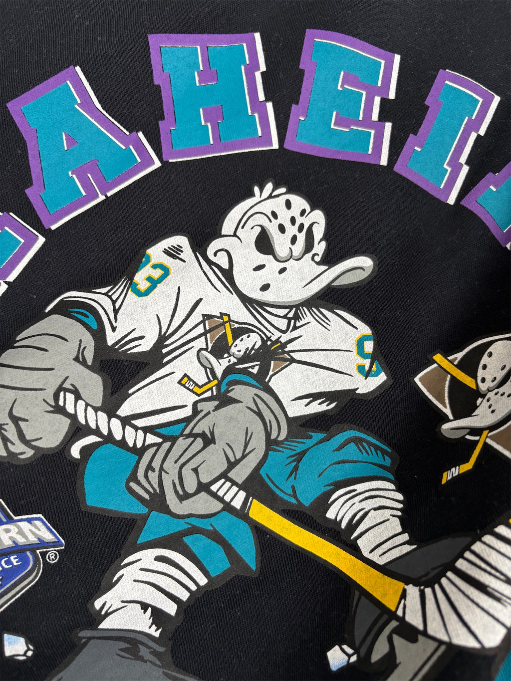 NHL Mighty Ducks Jumper Men's XL Black Graphic Sweatshirt Crew Neck