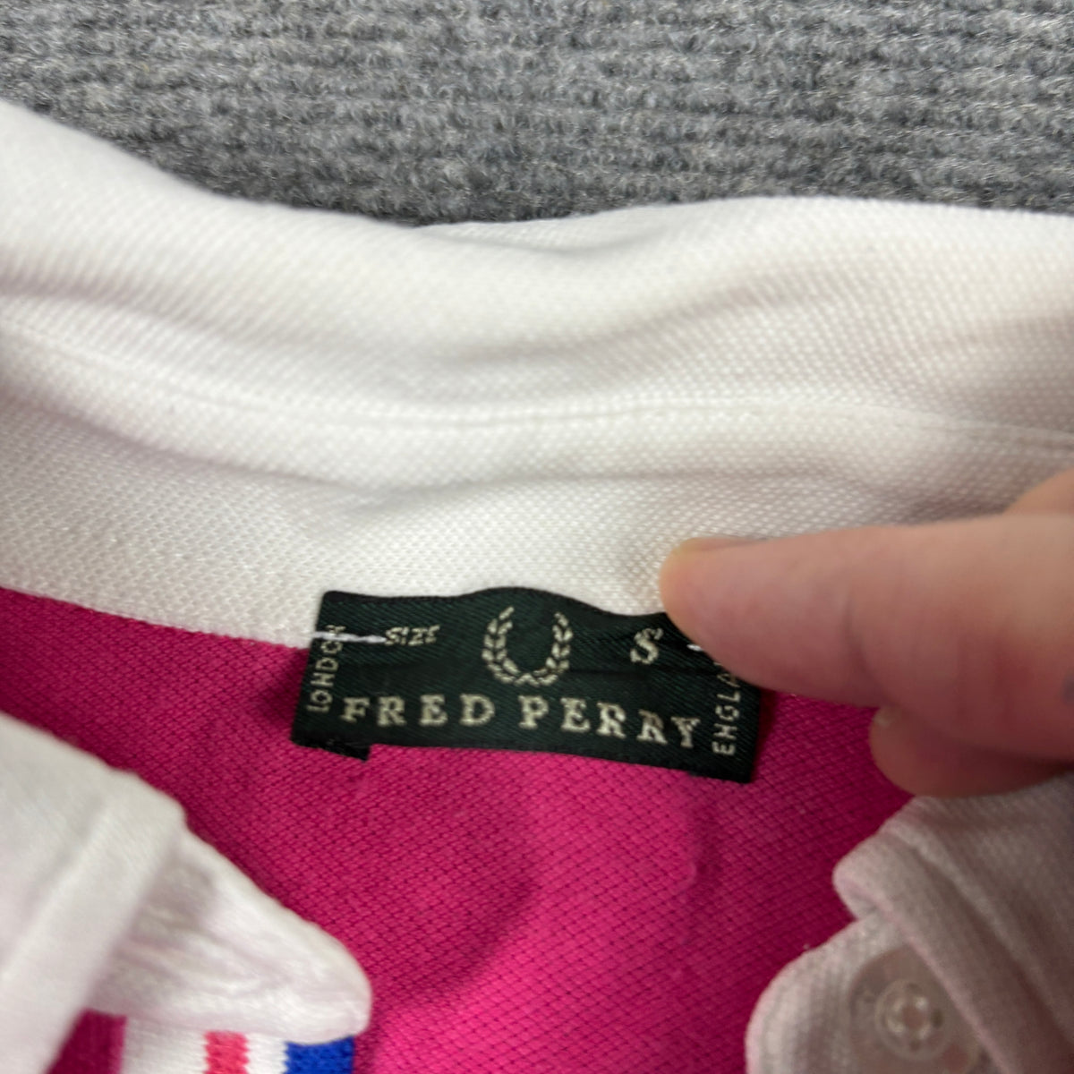 Fred Perry V-neck Polo Shirt 3/4 Sleeve Women's XS Pink y2k Style Tennis Core