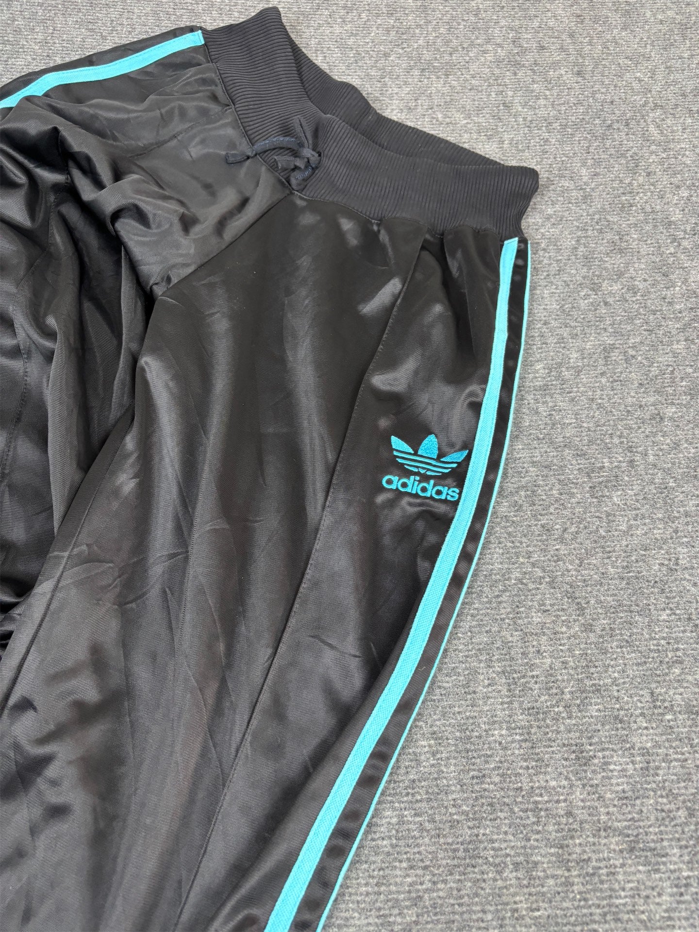 Adidas Track Pants Women's S Black Blue Logo 3 Stripe Pleated Joggers Wide Leg