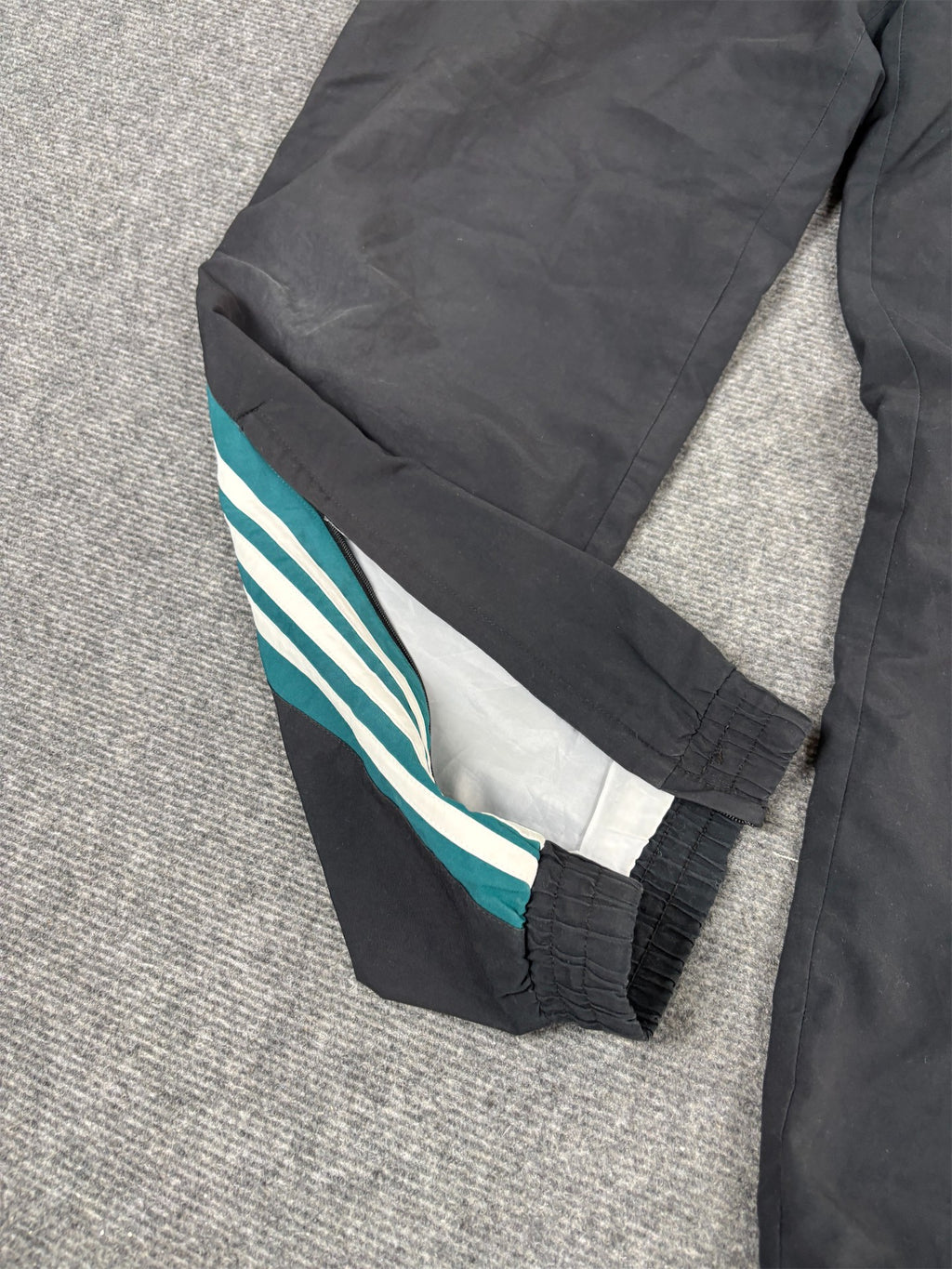Vintage Y2K Adidas Track Pants Men's L Black Green White 3 Stripe Joggers Straight Leg