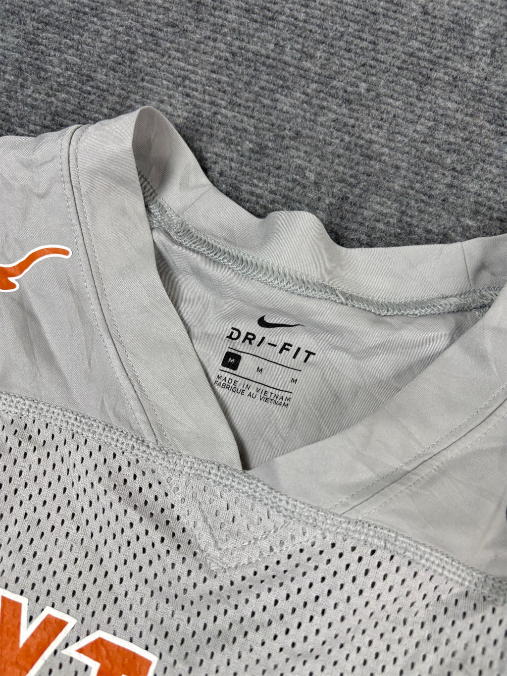 Classic Nike Jersey Women's XS Grey Texas Longhorns Dri-Fit T-shirt V-Neck