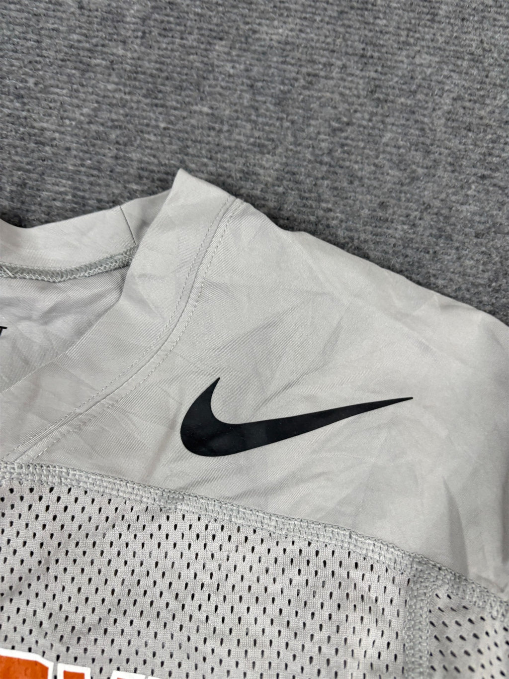 Classic Nike Jersey Women's XS Grey Texas Longhorns Dri-Fit T-shirt V-Neck